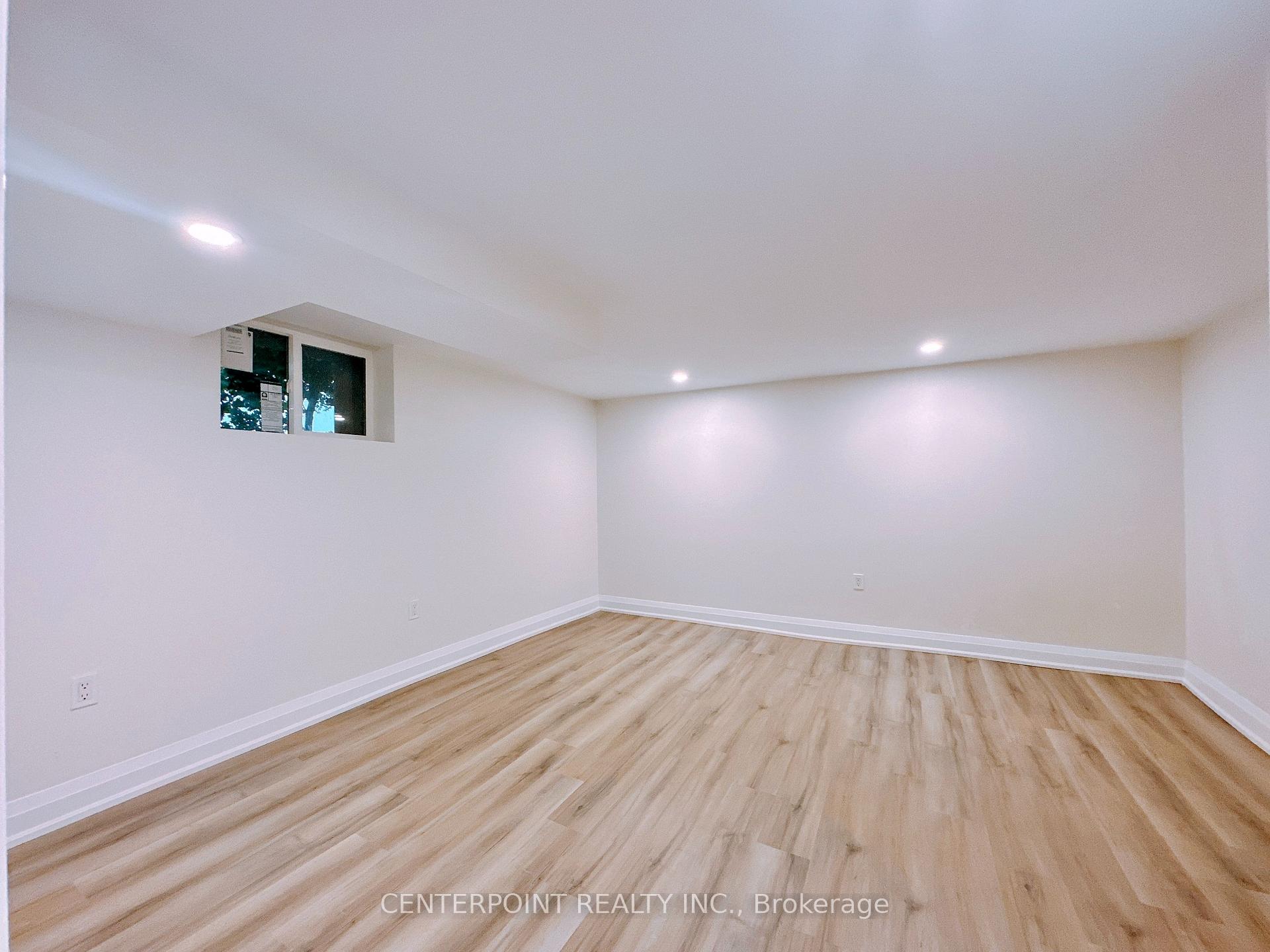 Photo of Unit Apt 4, 555 Military Trail