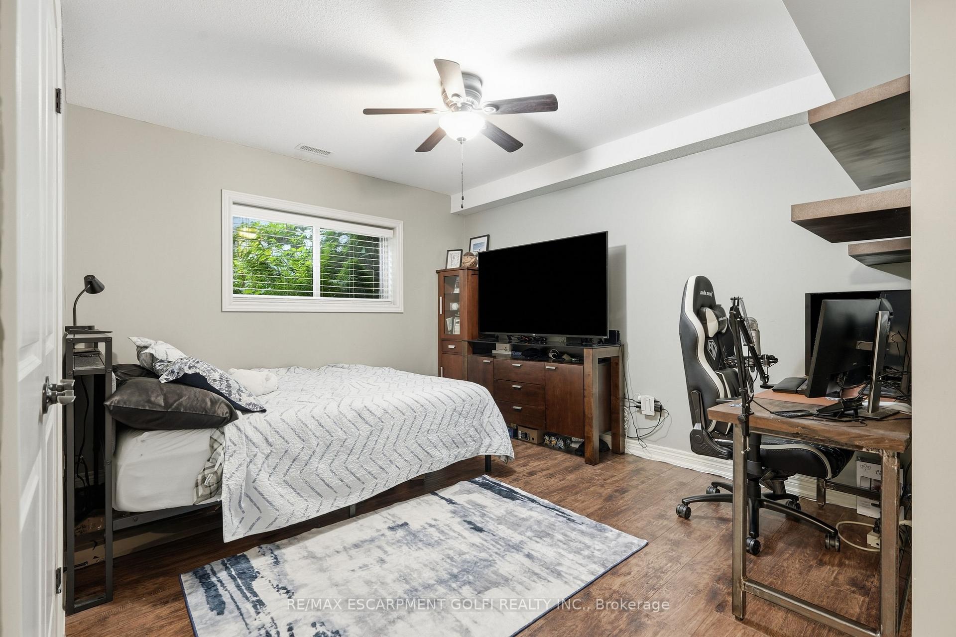 Photo 15 of 379 Michael Drive, Welland, N. Welland — HOMEH