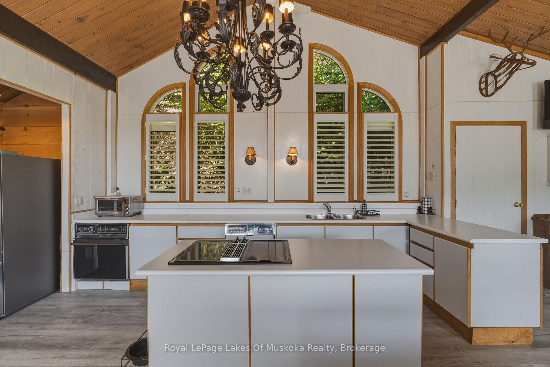 Photo 26 of 1187 Ivy Lane, Algonquin Highlands, McClintock — HOMEH