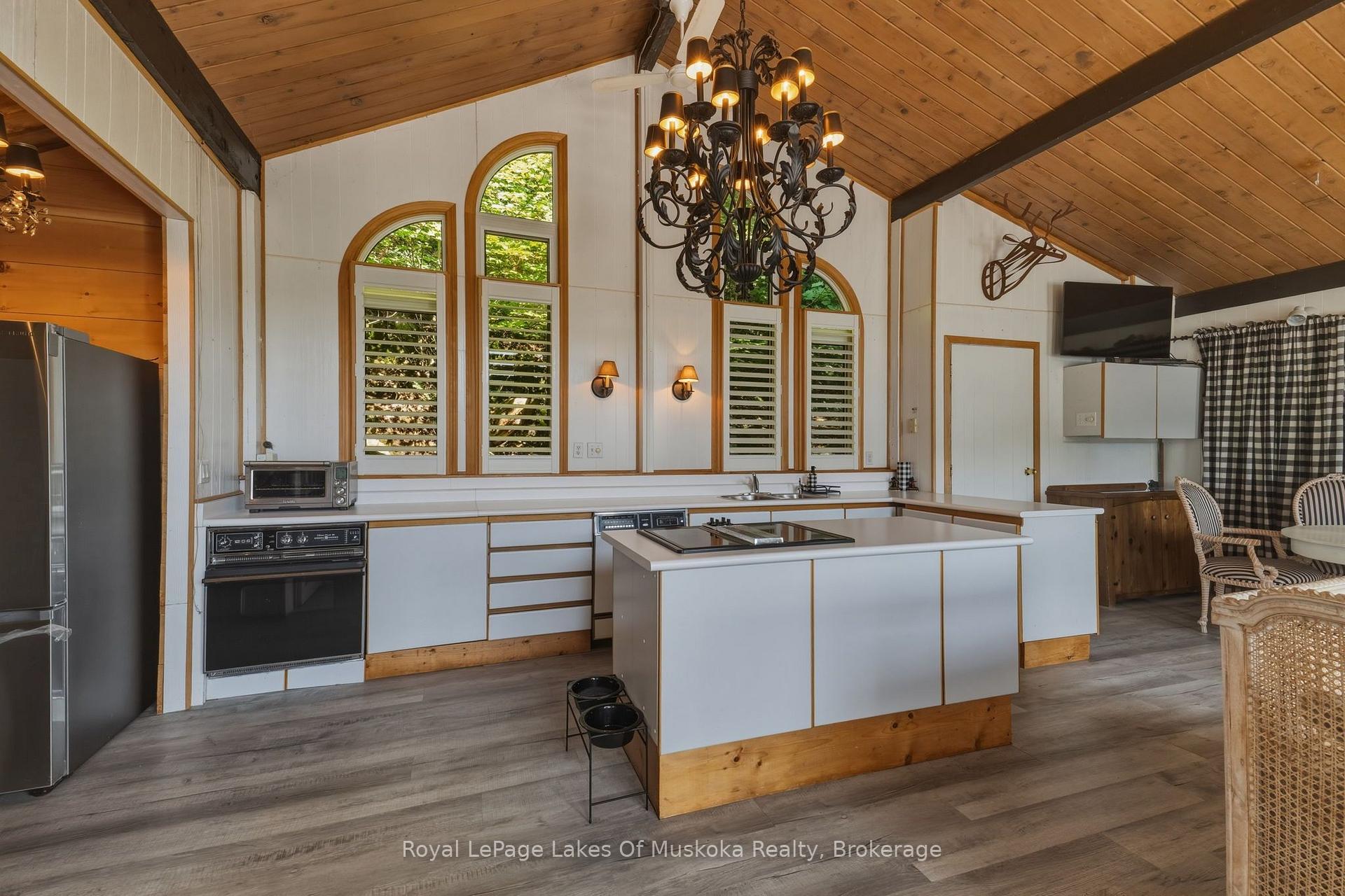 Photo 28 of 1187 Ivy Lane, Algonquin Highlands, McClintock — HOMEH