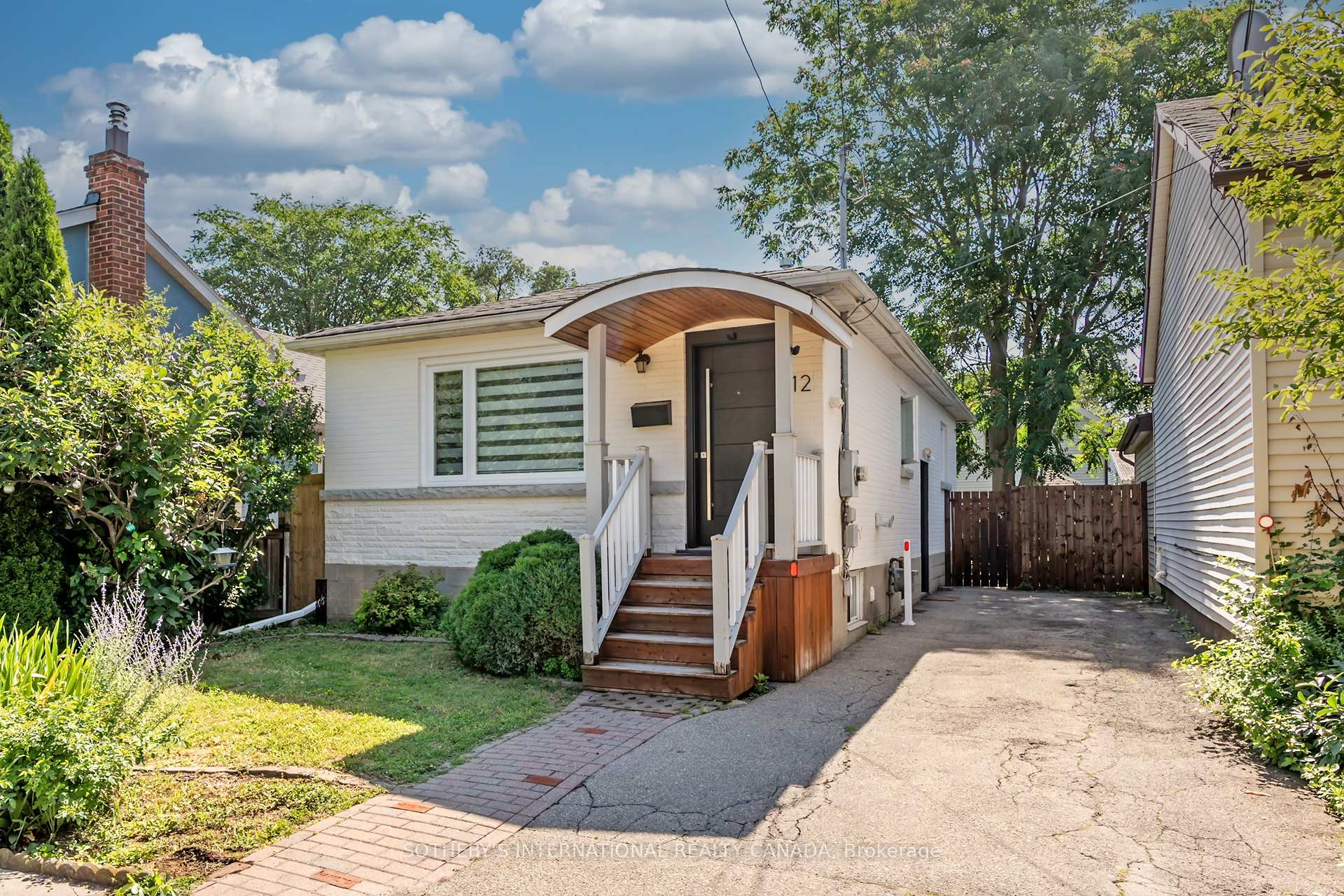 Photo 1 of 12 Peel Street S, Hamilton, Dundas — HOMEH