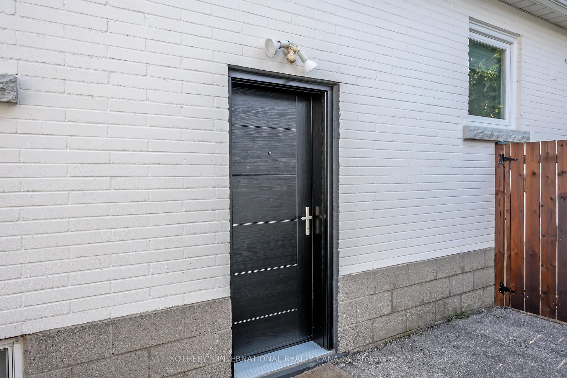 Photo 3 of 12 Peel Street S, Hamilton, Dundas — HOMEH