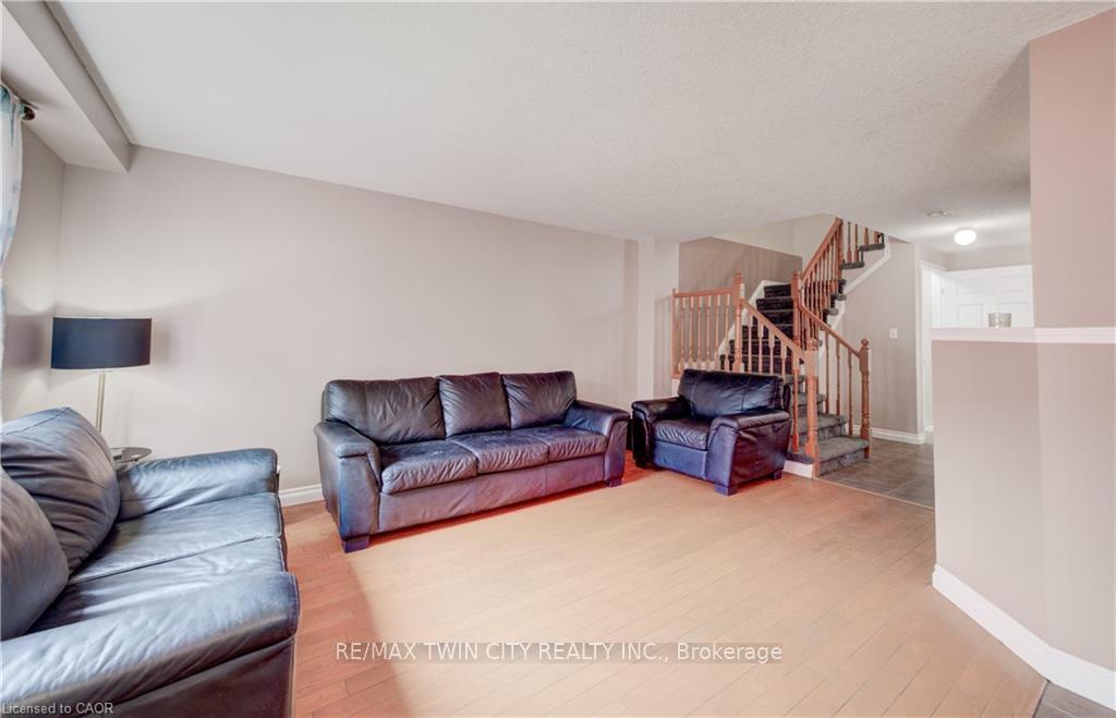 Photo 13 of 27 Bridlewreath Street, Kitchener, Larentian West — HOMEH