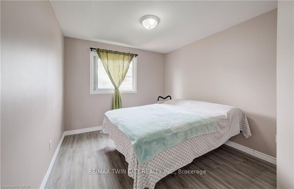 Photo 22 of 27 Bridlewreath Street, Kitchener, Larentian West — HOMEH