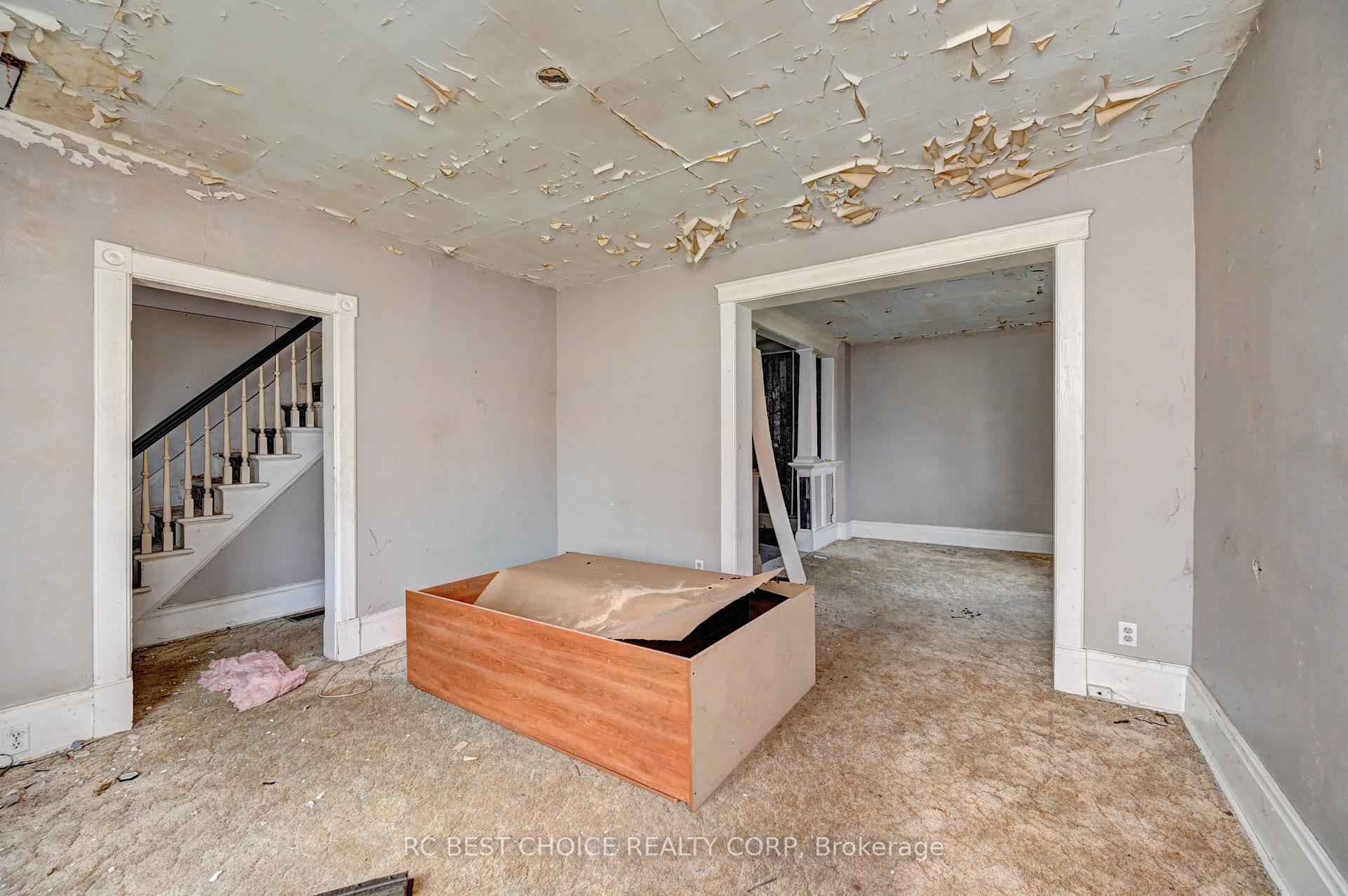 Photo 6 of 263-265 Mill Street, Kitchener, Southdale — HOMEH