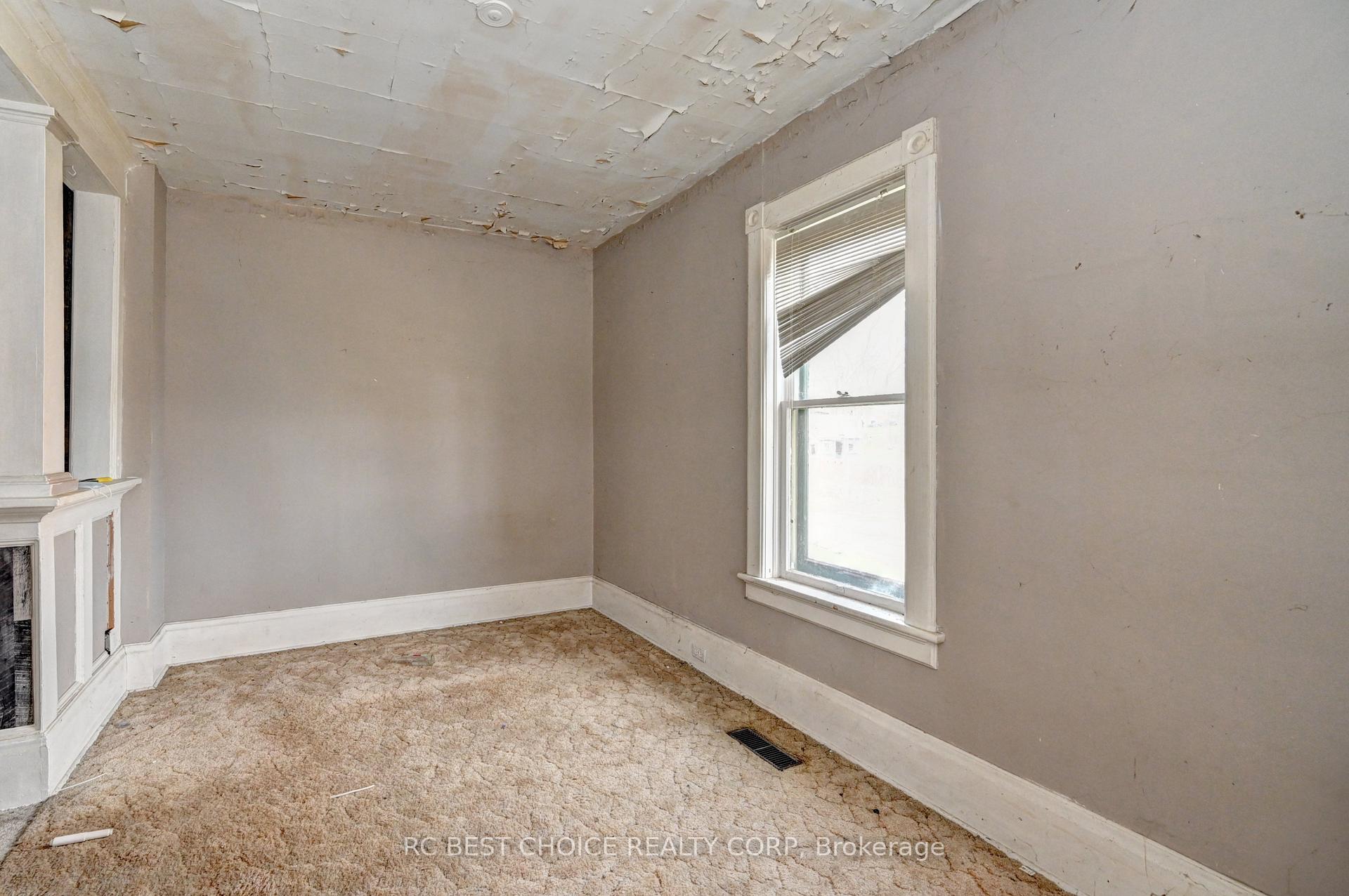 Photo 10 of 263-265 Mill Street, Kitchener, Southdale — HOMEH