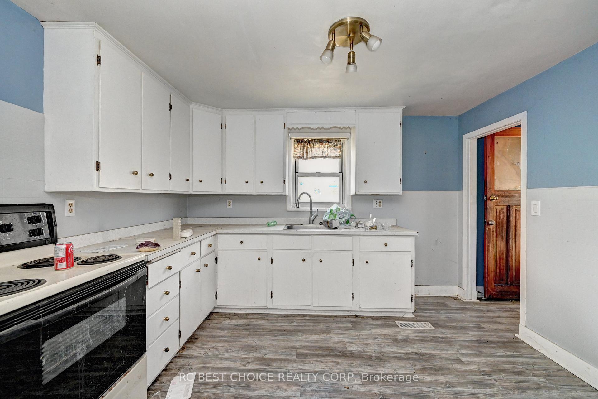 Photo 11 of 263-265 Mill Street, Kitchener, Southdale — HOMEH