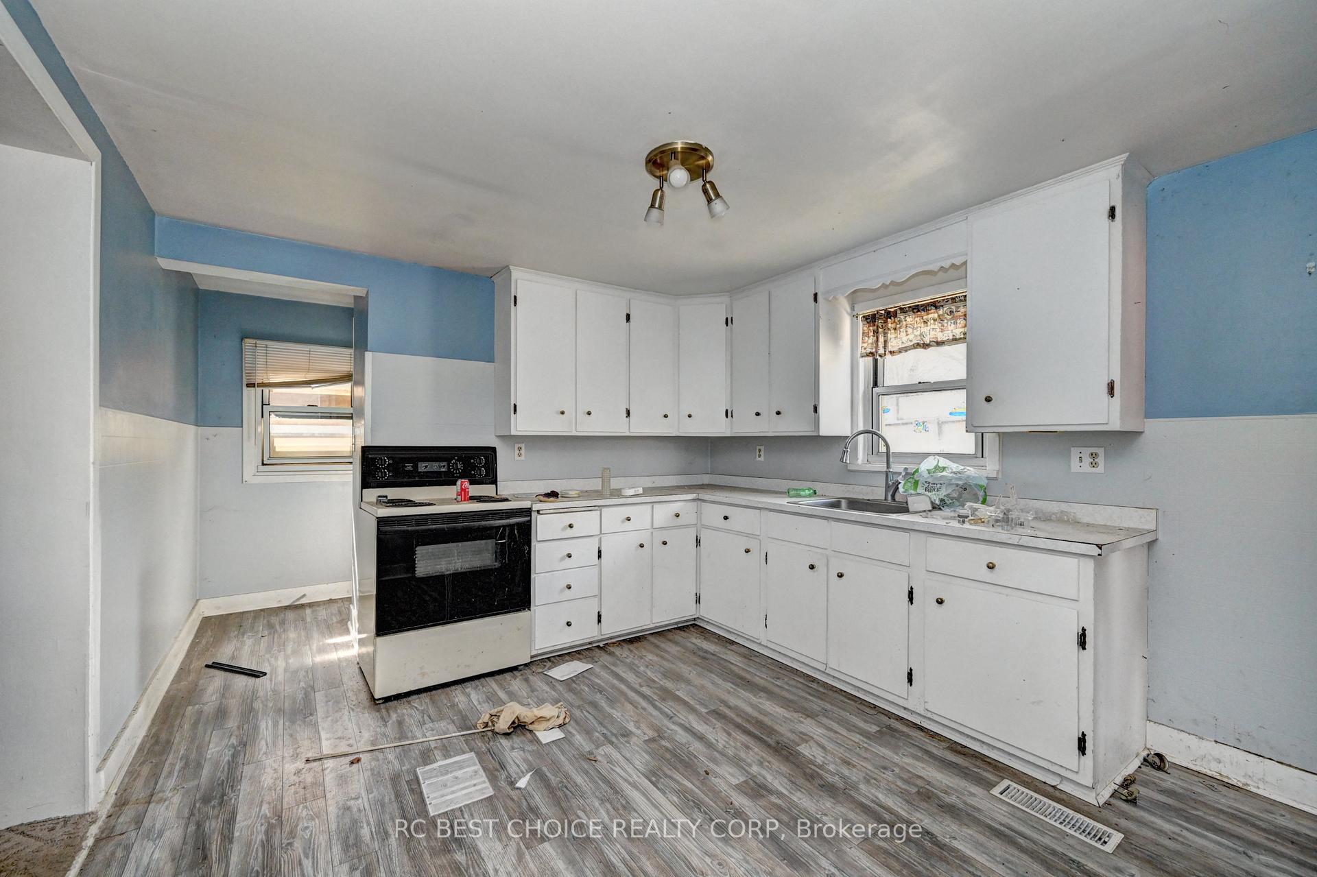Photo 12 of 263-265 Mill Street, Kitchener, Southdale — HOMEH