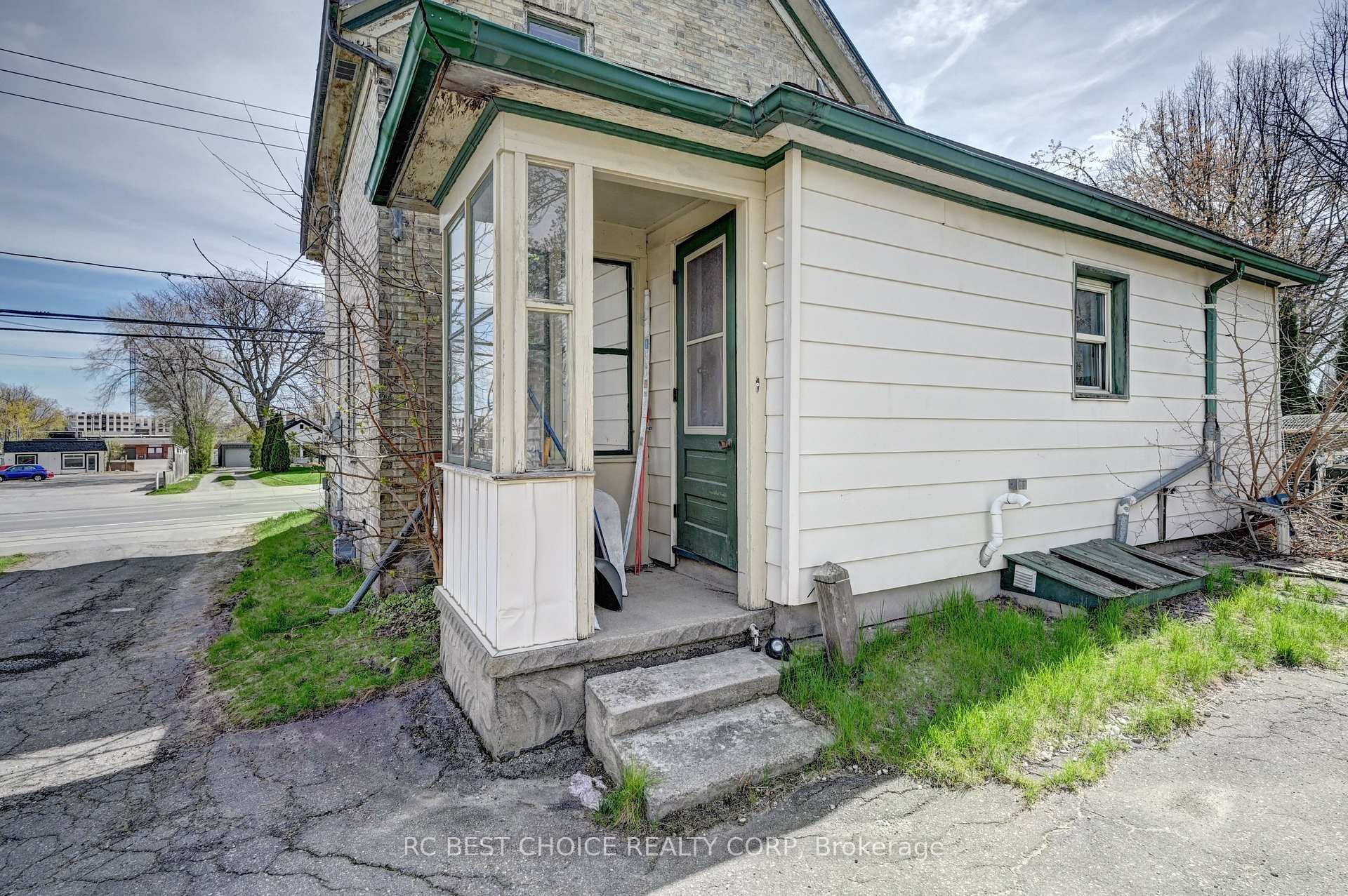 Photo 21 of 263-265 Mill Street, Kitchener, Southdale — HOMEH