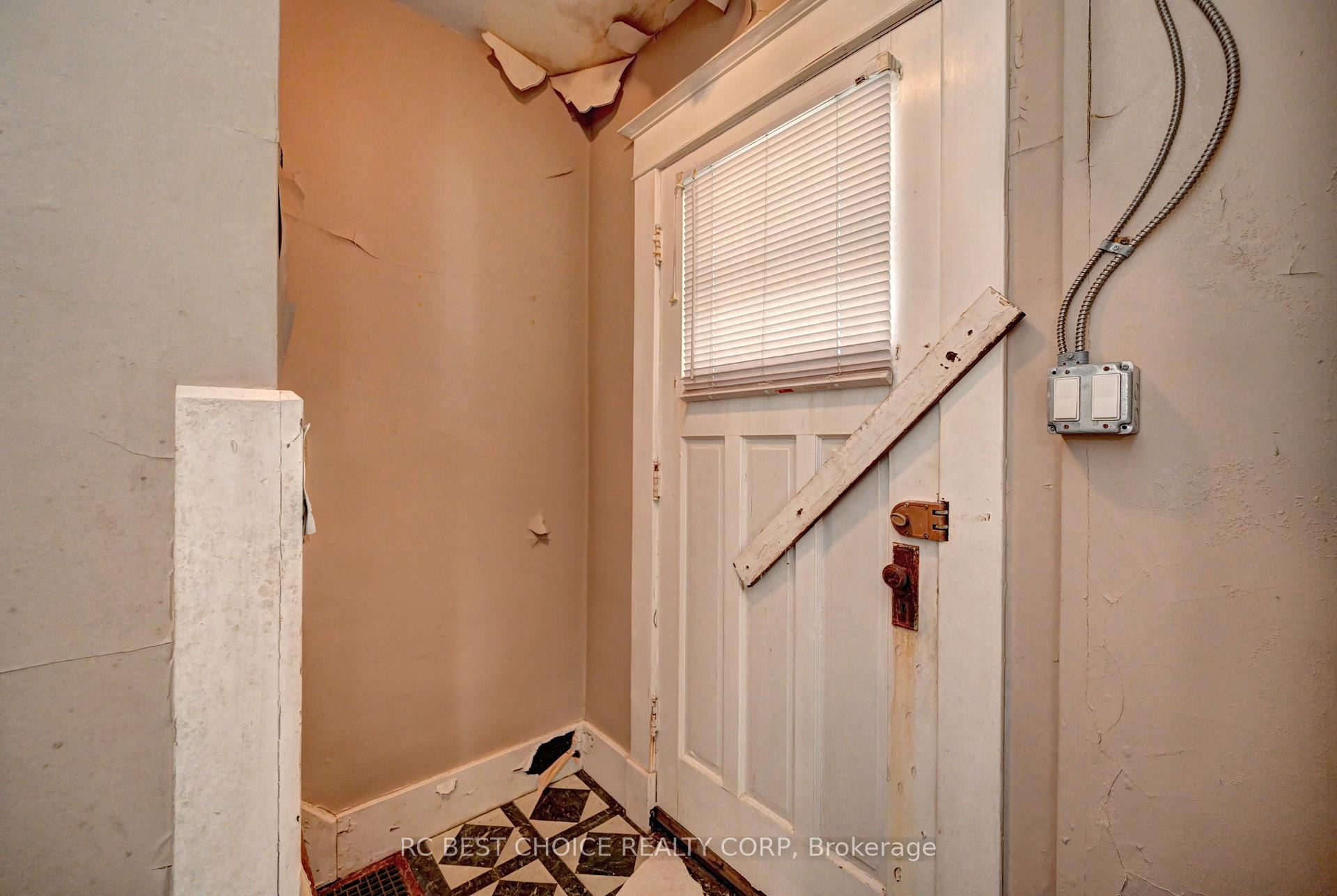 Photo 28 of 263-265 Mill Street, Kitchener, Southdale — HOMEH