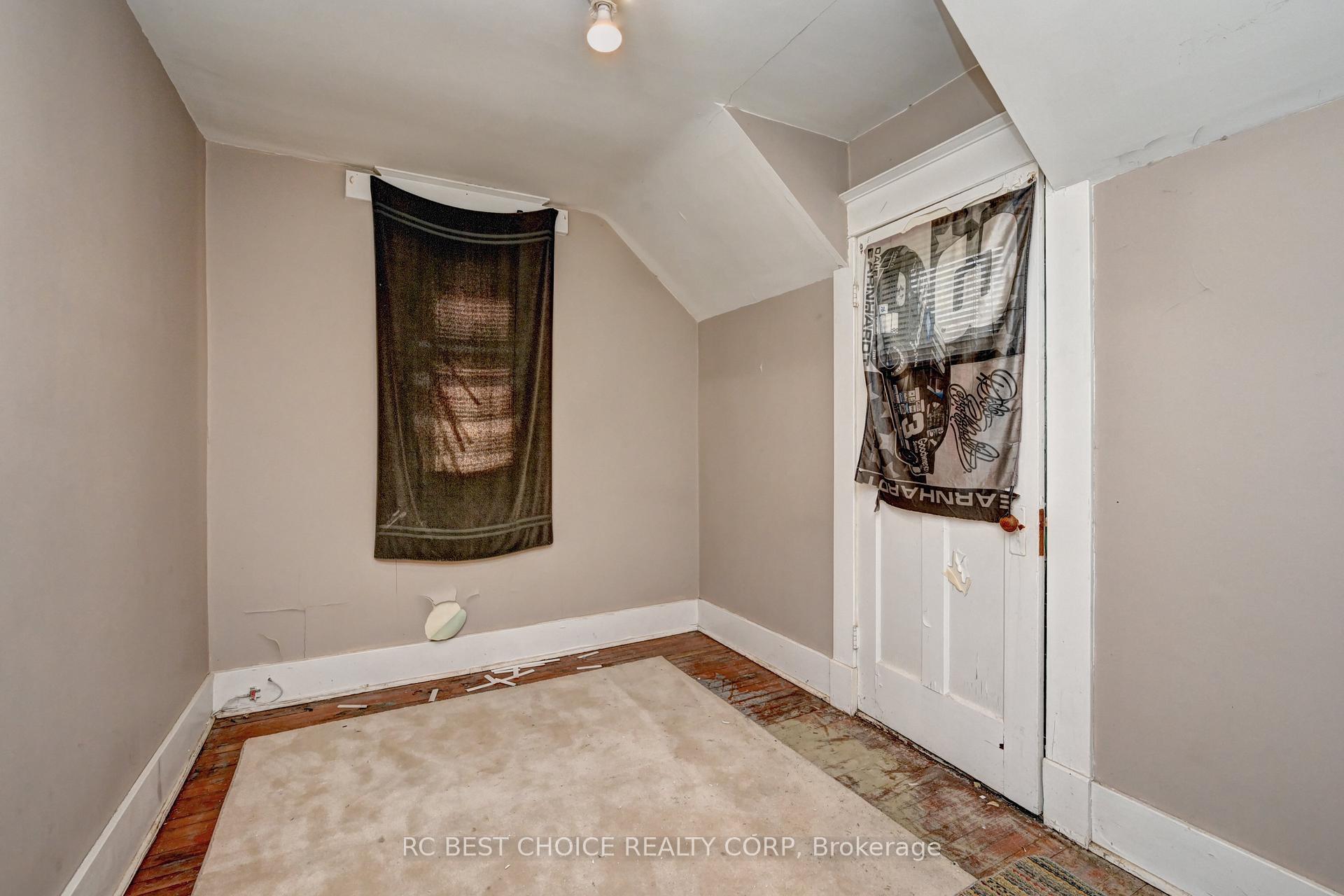 Photo 31 of 263-265 Mill Street, Kitchener, Southdale — HOMEH