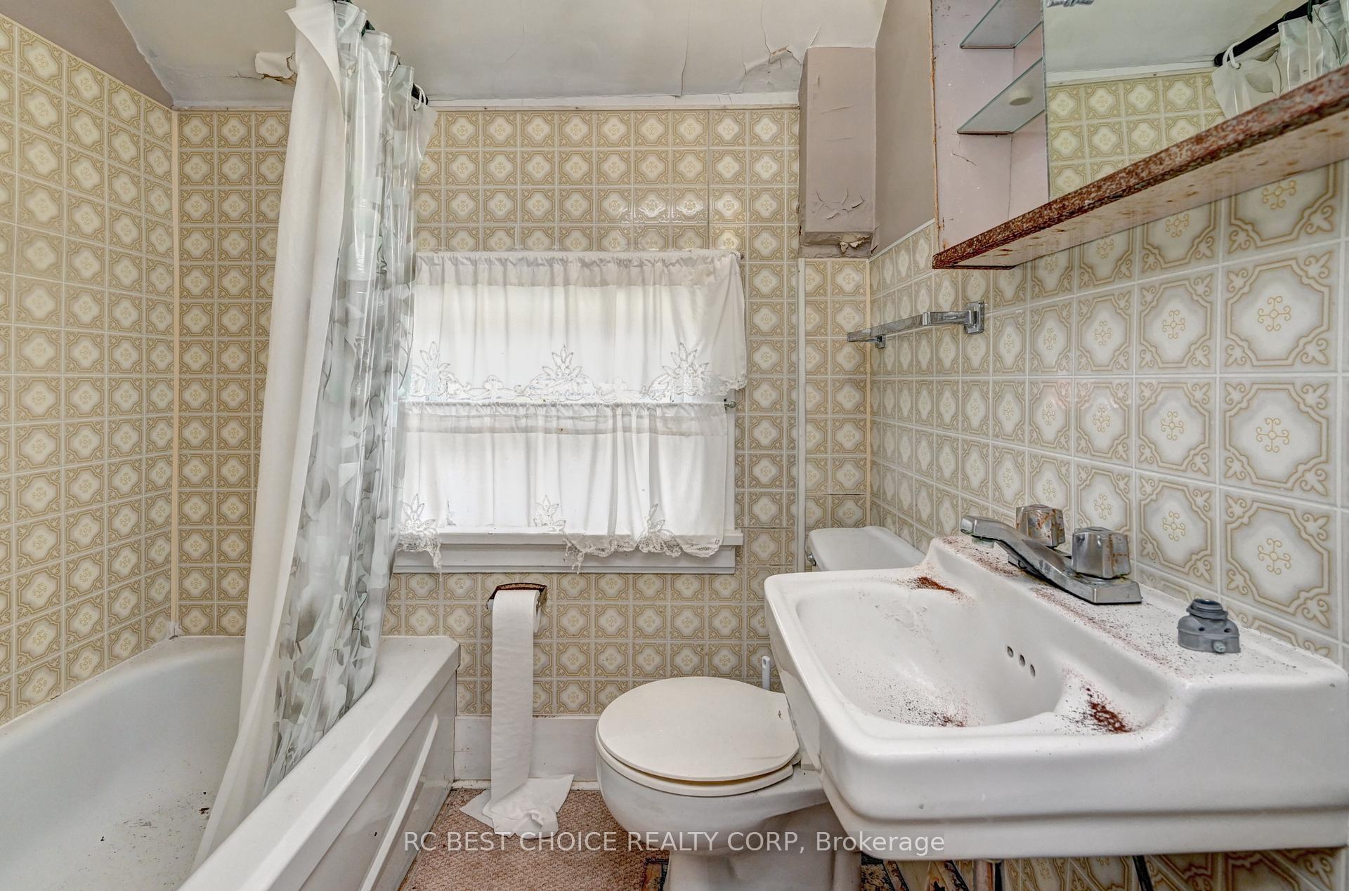 Photo 33 of 263-265 Mill Street, Kitchener, Southdale — HOMEH