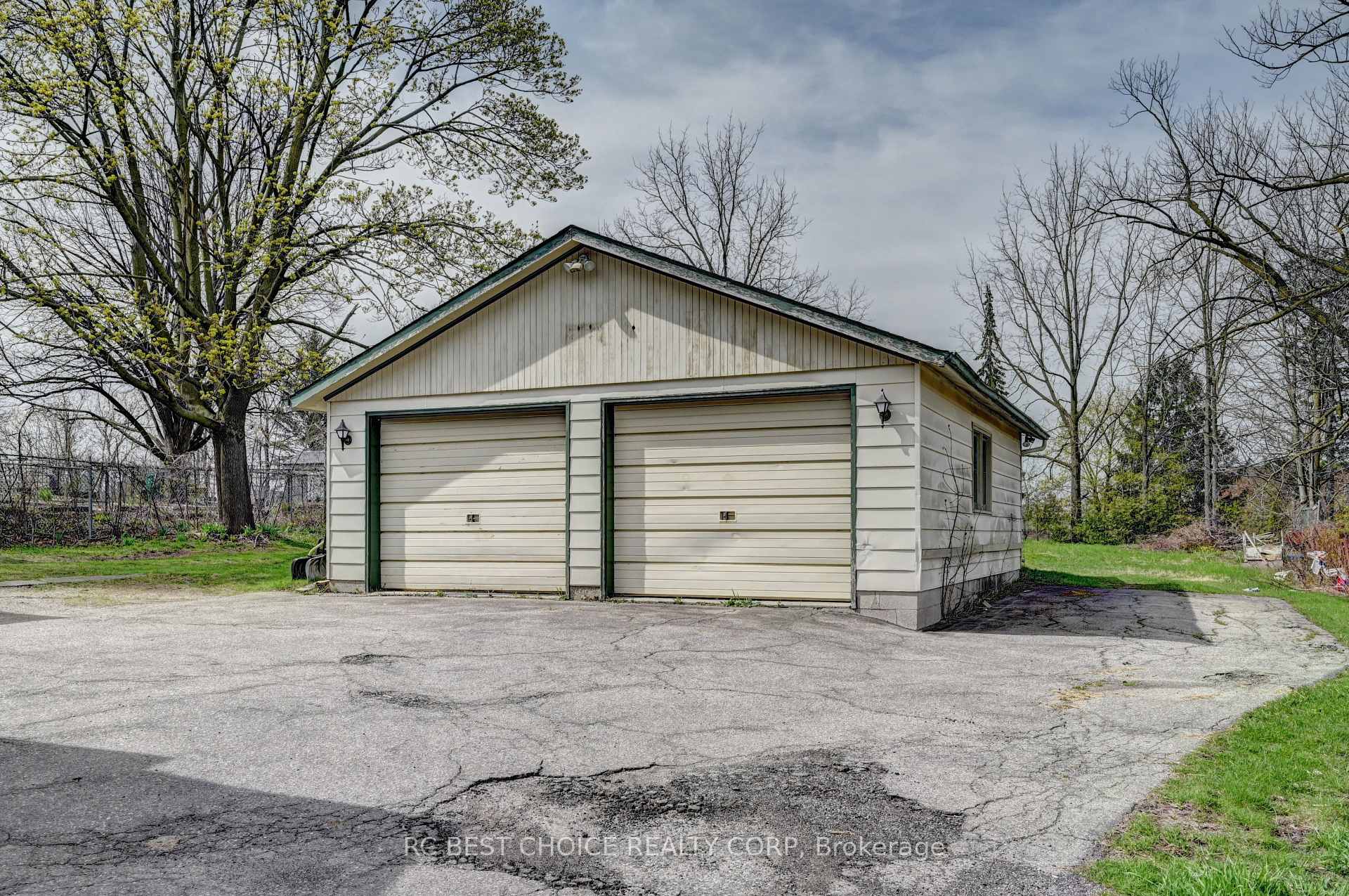 Photo 36 of 263-265 Mill Street, Kitchener, Southdale — HOMEH