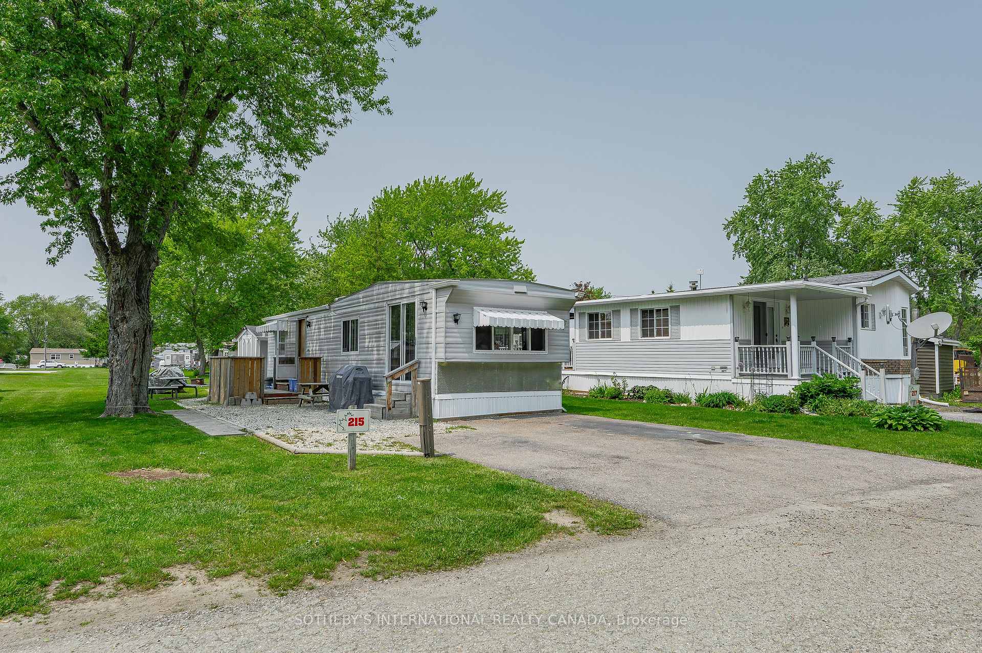 Photo of Unit 215, 580 Beaver Creek Road