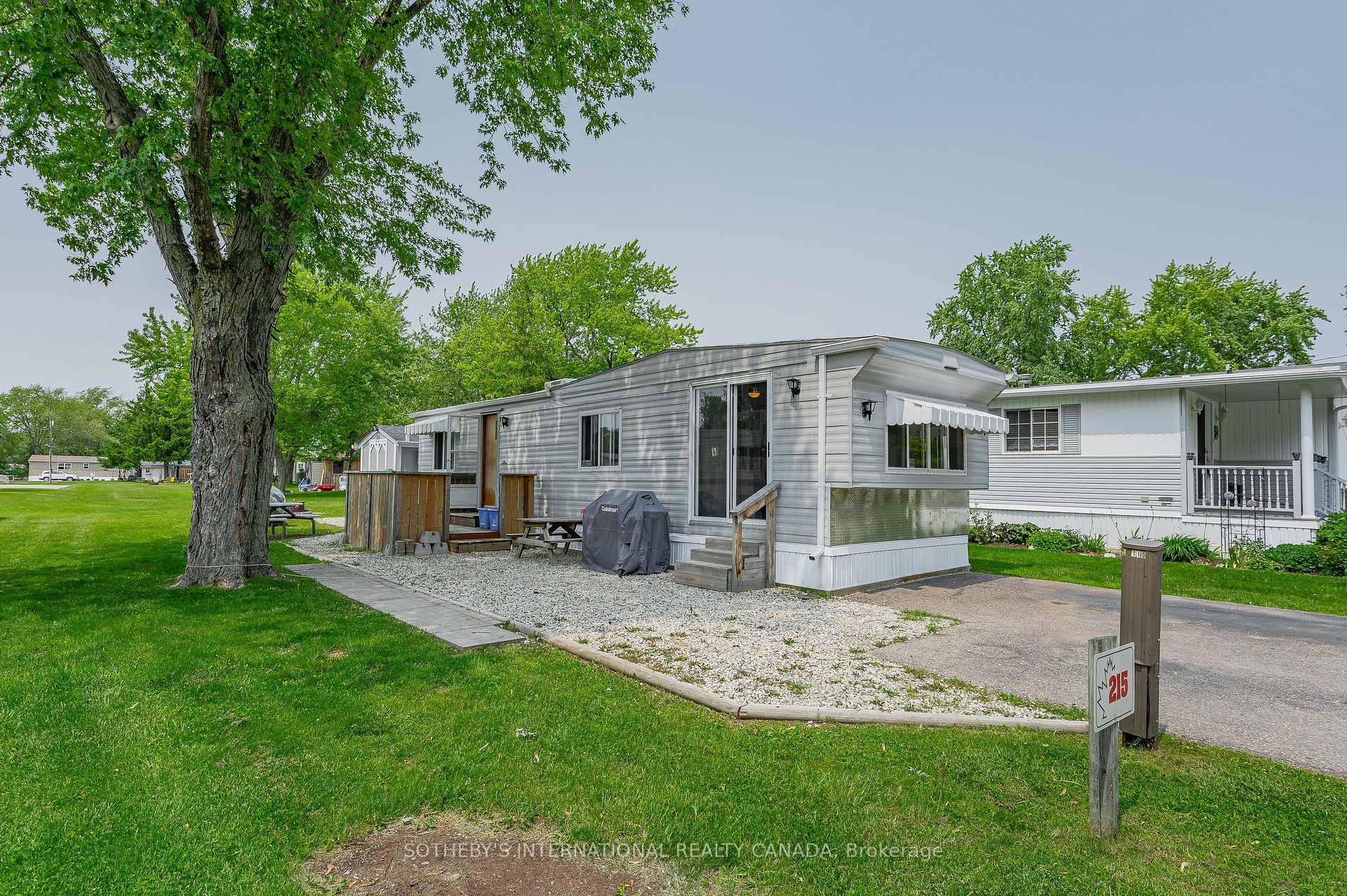 Photo 3 of Unit 215, 580 Beaver Creek Road, Waterloo, Columbia Forest — HOMEH