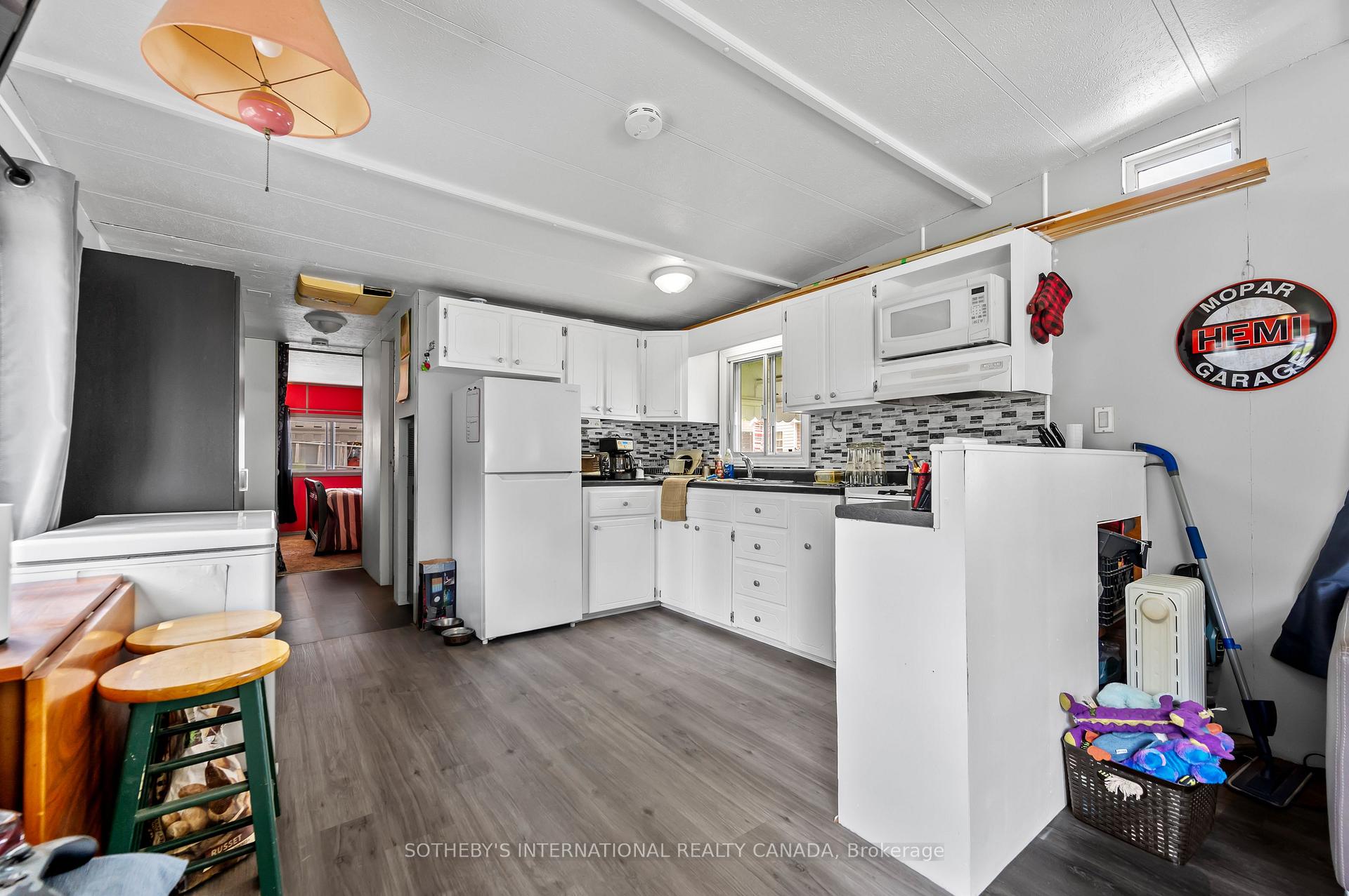 Photo 10 of Unit 215, 580 Beaver Creek Road, Waterloo, Columbia Forest — HOMEH