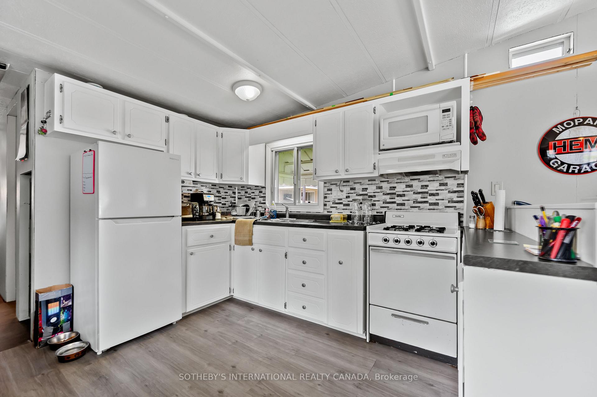 Photo 11 of Unit 215, 580 Beaver Creek Road, Waterloo, Columbia Forest — HOMEH