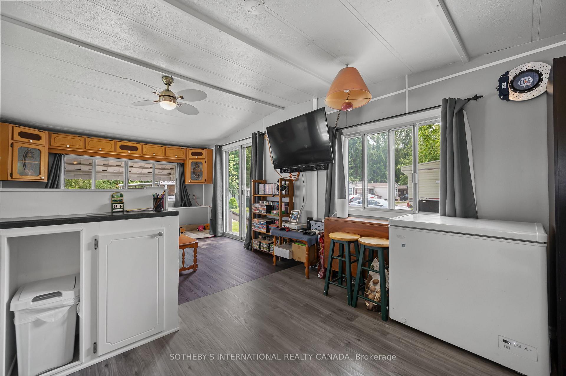 Photo 13 of Unit 215, 580 Beaver Creek Road, Waterloo, Columbia Forest — HOMEH