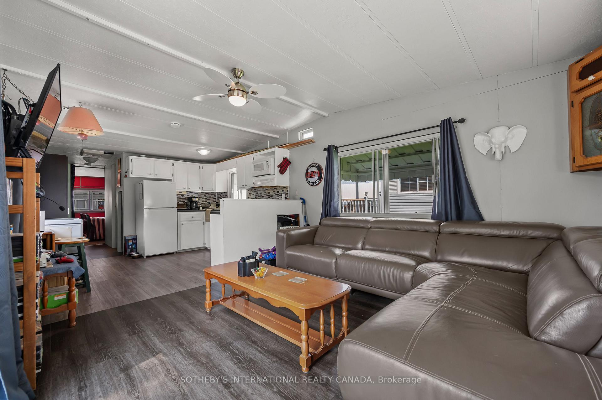 Photo 15 of Unit 215, 580 Beaver Creek Road, Waterloo, Columbia Forest — HOMEH
