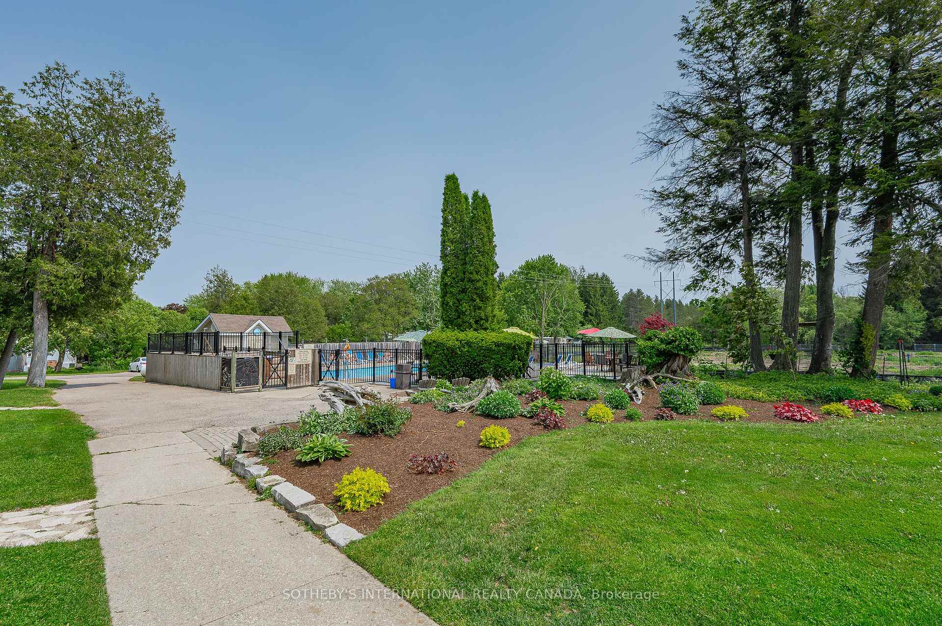 Photo 31 of Unit 215, 580 Beaver Creek Road, Waterloo, Columbia Forest — HOMEH
