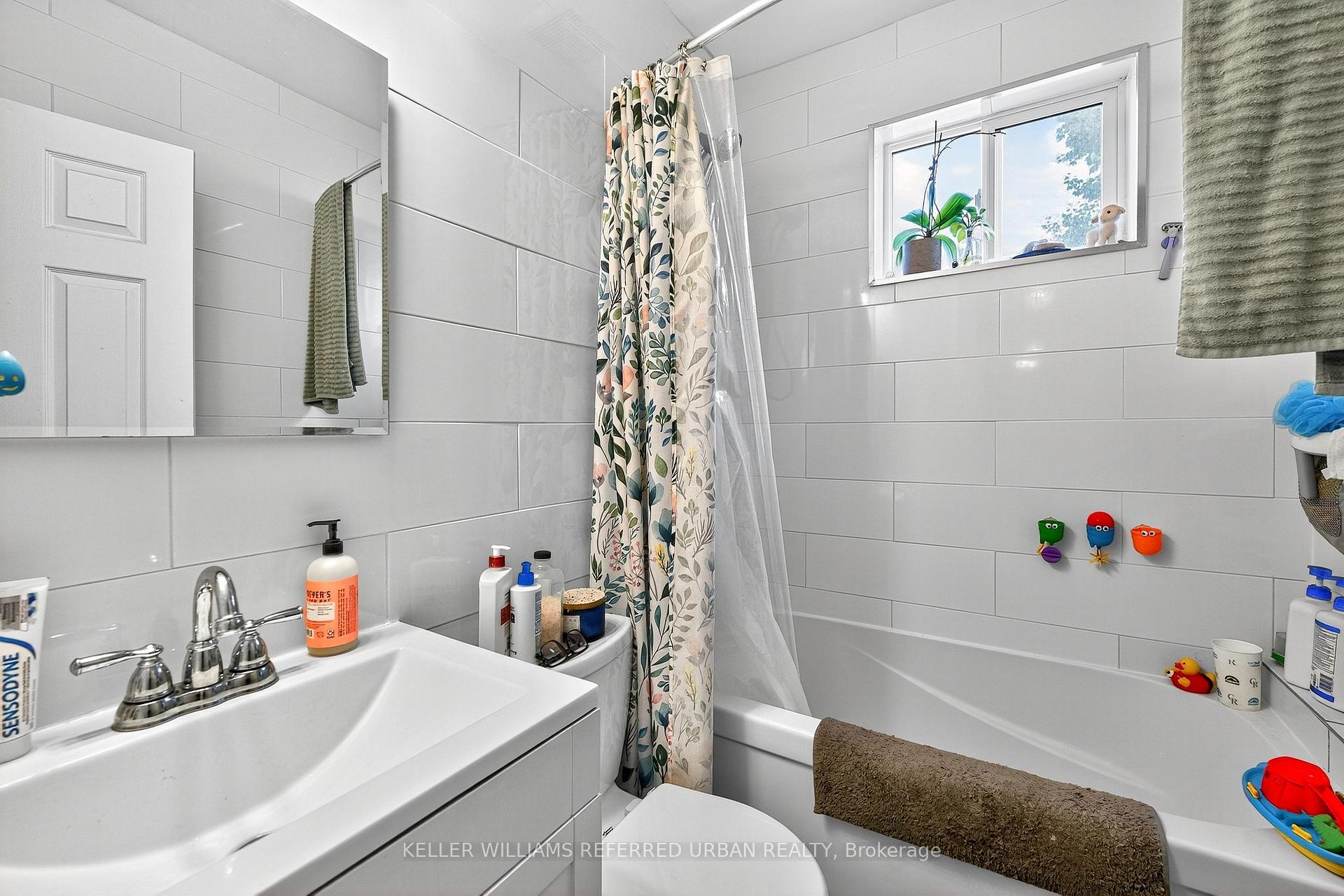Photo 14 of 93 Northcliffe Boulevard, Toronto, Corso Italia-Davenport — HOMEH