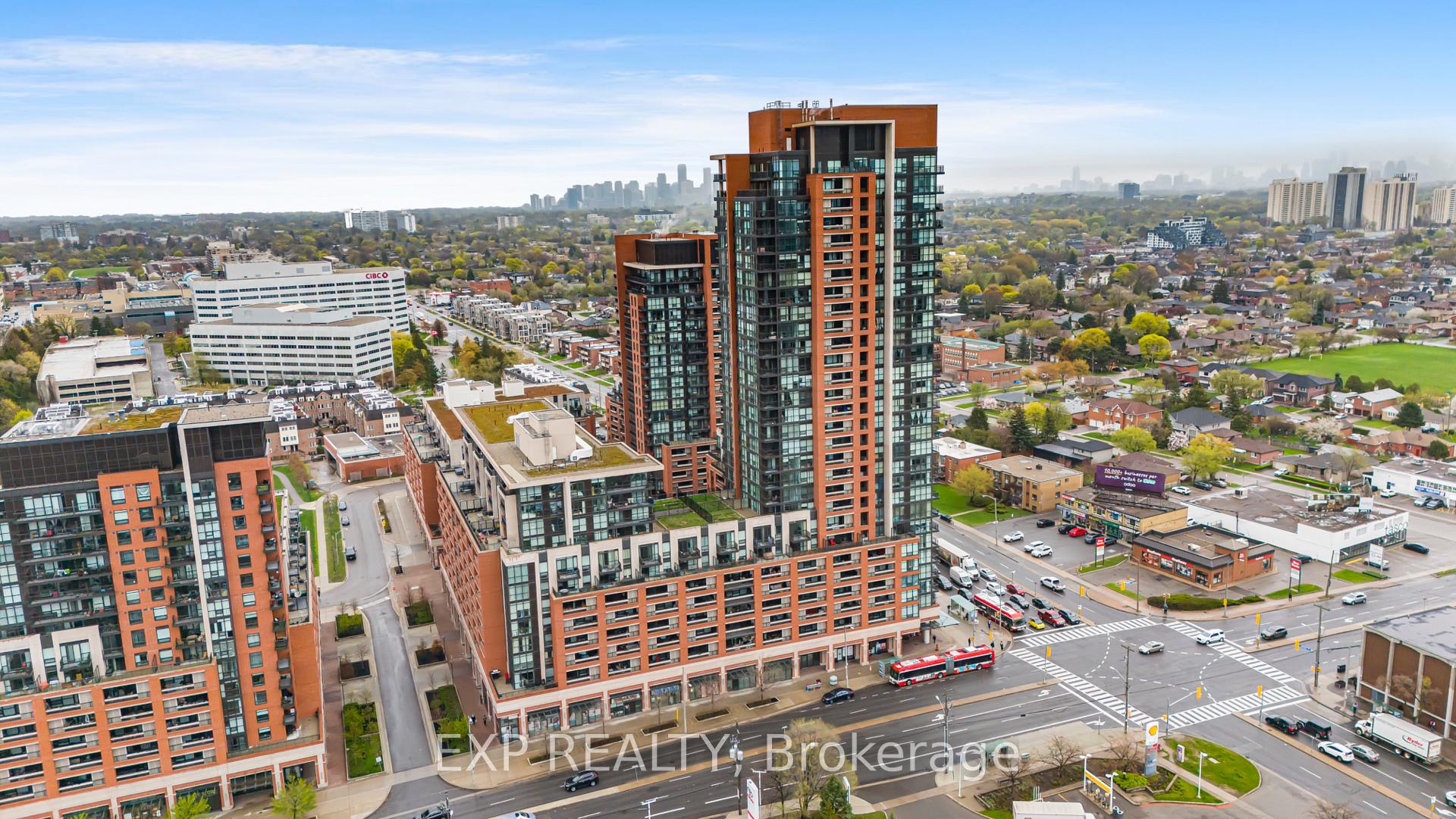 Front of Unit 729, 830 Lawrence Avenue W