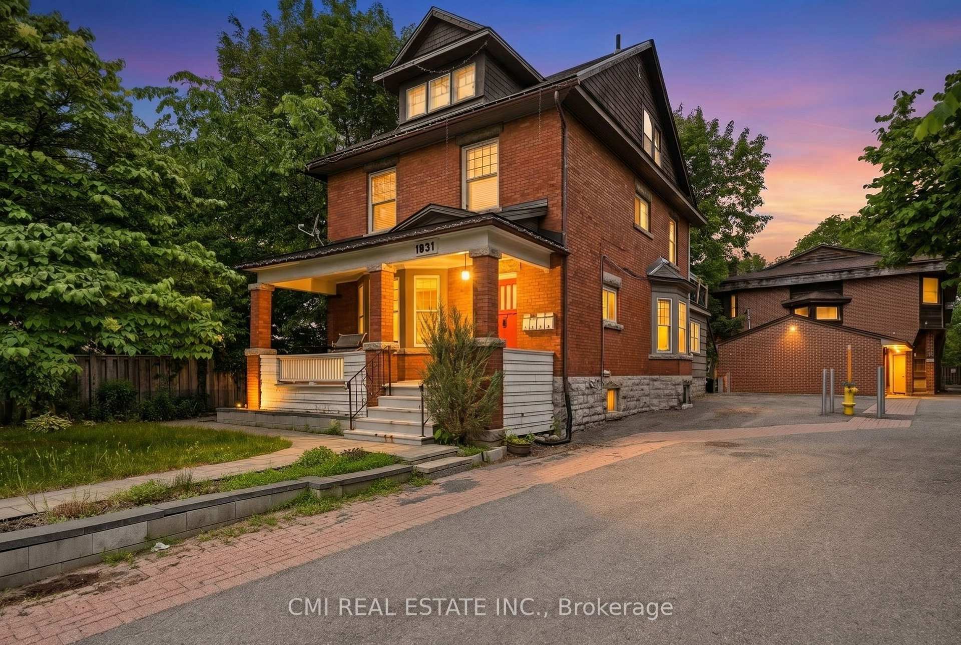 Photo of Unit 1, 1031 Carling Avenue