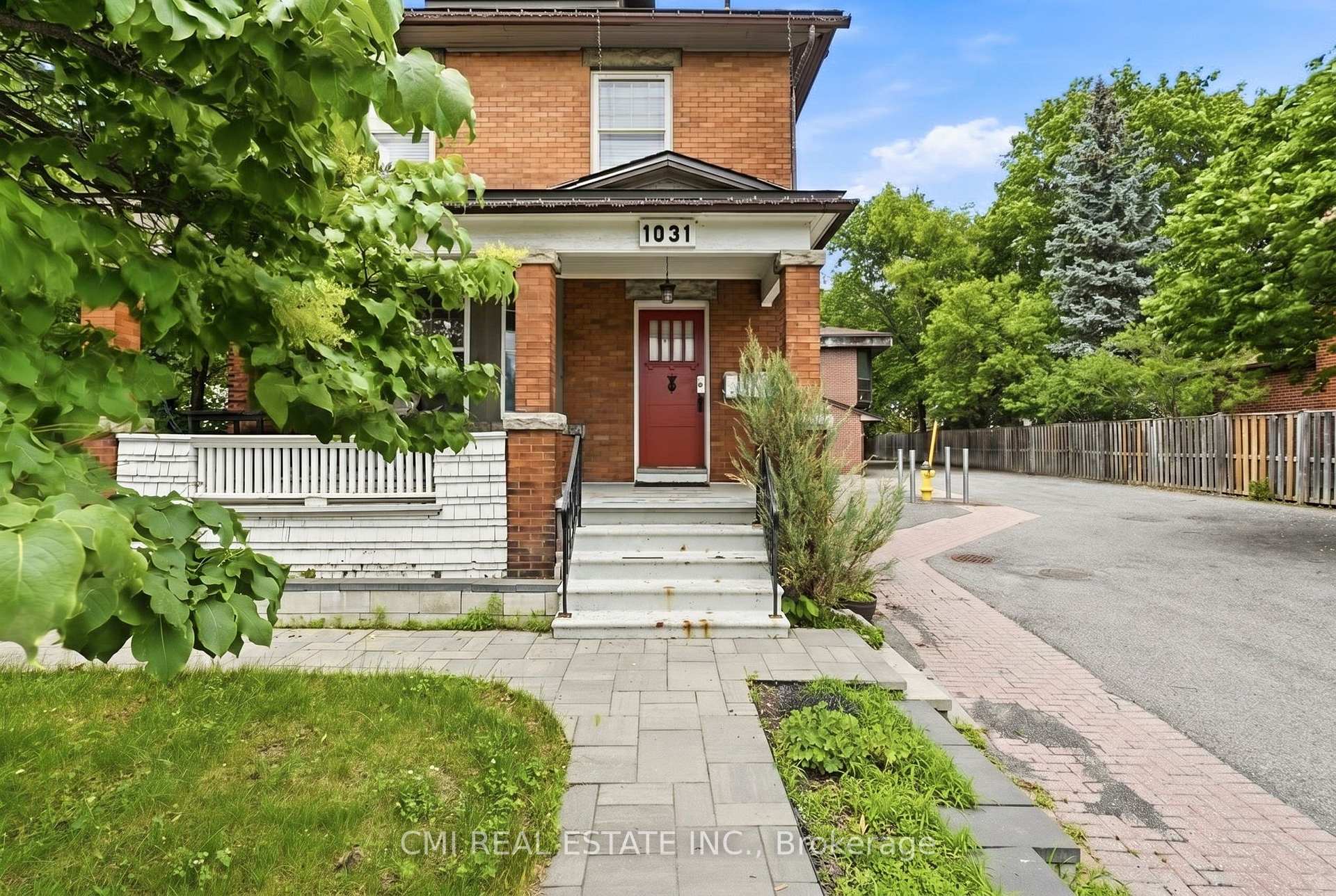 Photo 3 of Unit 1, 1031 Carling Avenue, Ottawa, Civic Hospital — HOMEH