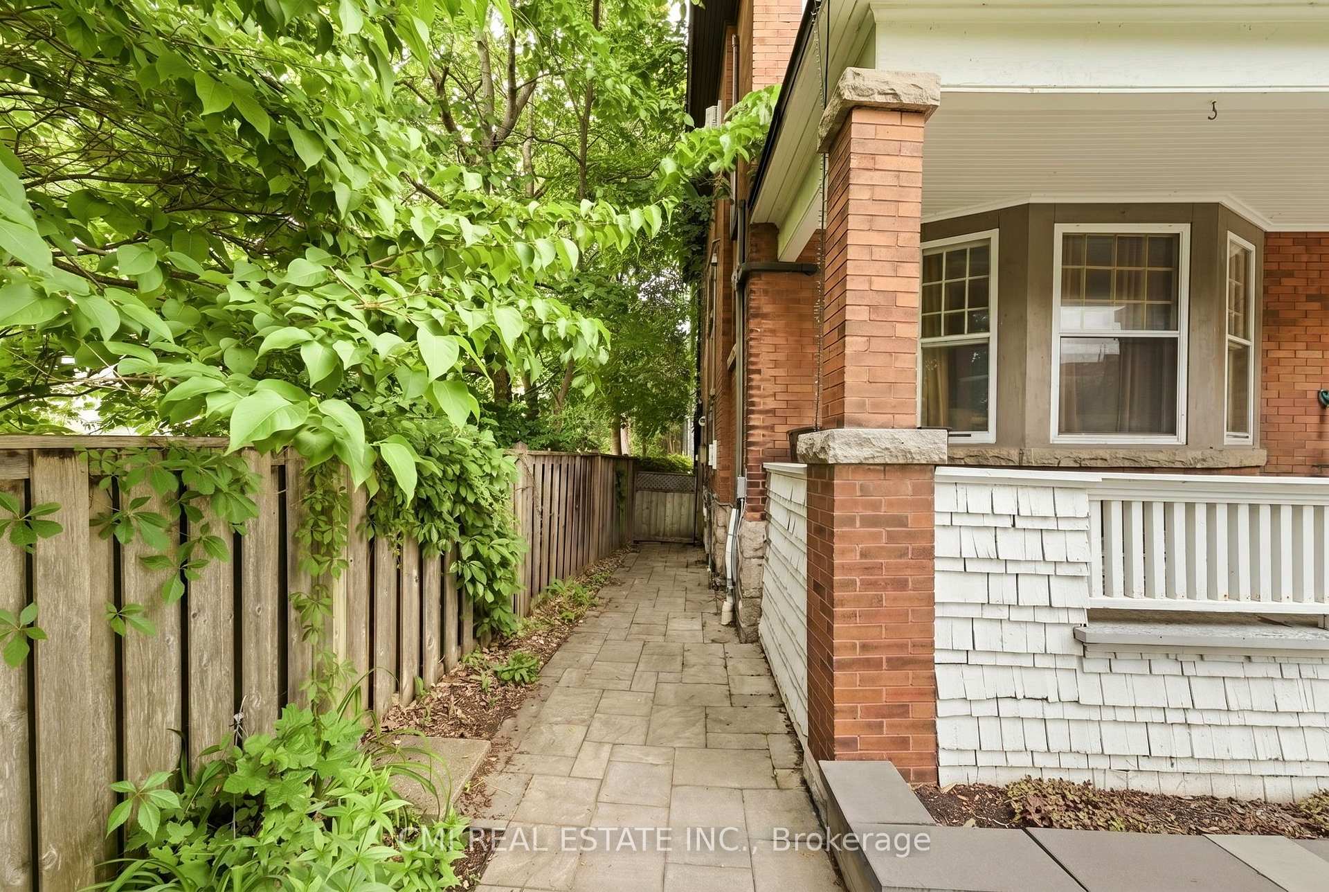 Photo 4 of Unit 1, 1031 Carling Avenue, Ottawa, Civic Hospital — HOMEH