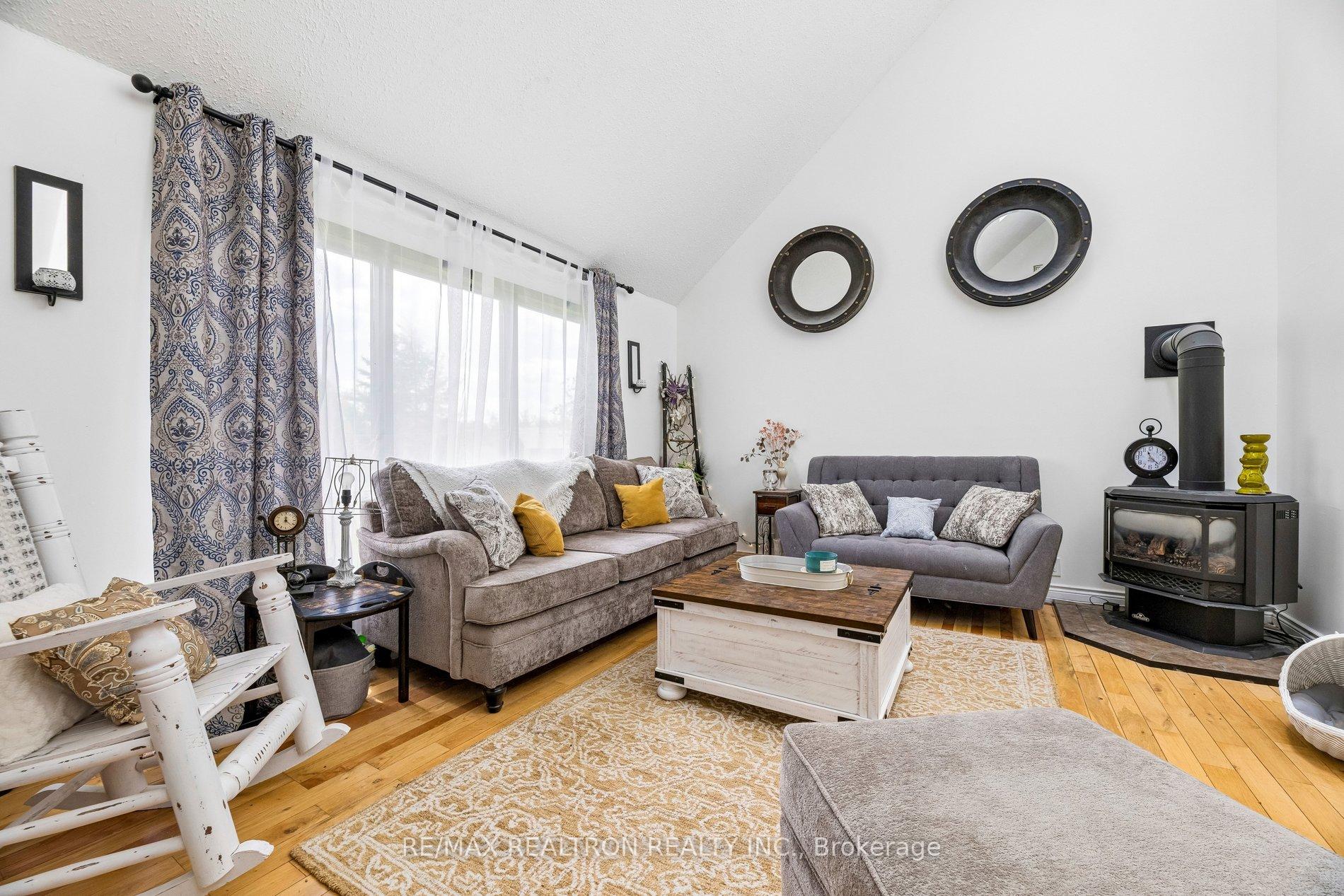 Photo 5 of 152 Settlers Road, Kawartha Lakes, Ops — HOMEH