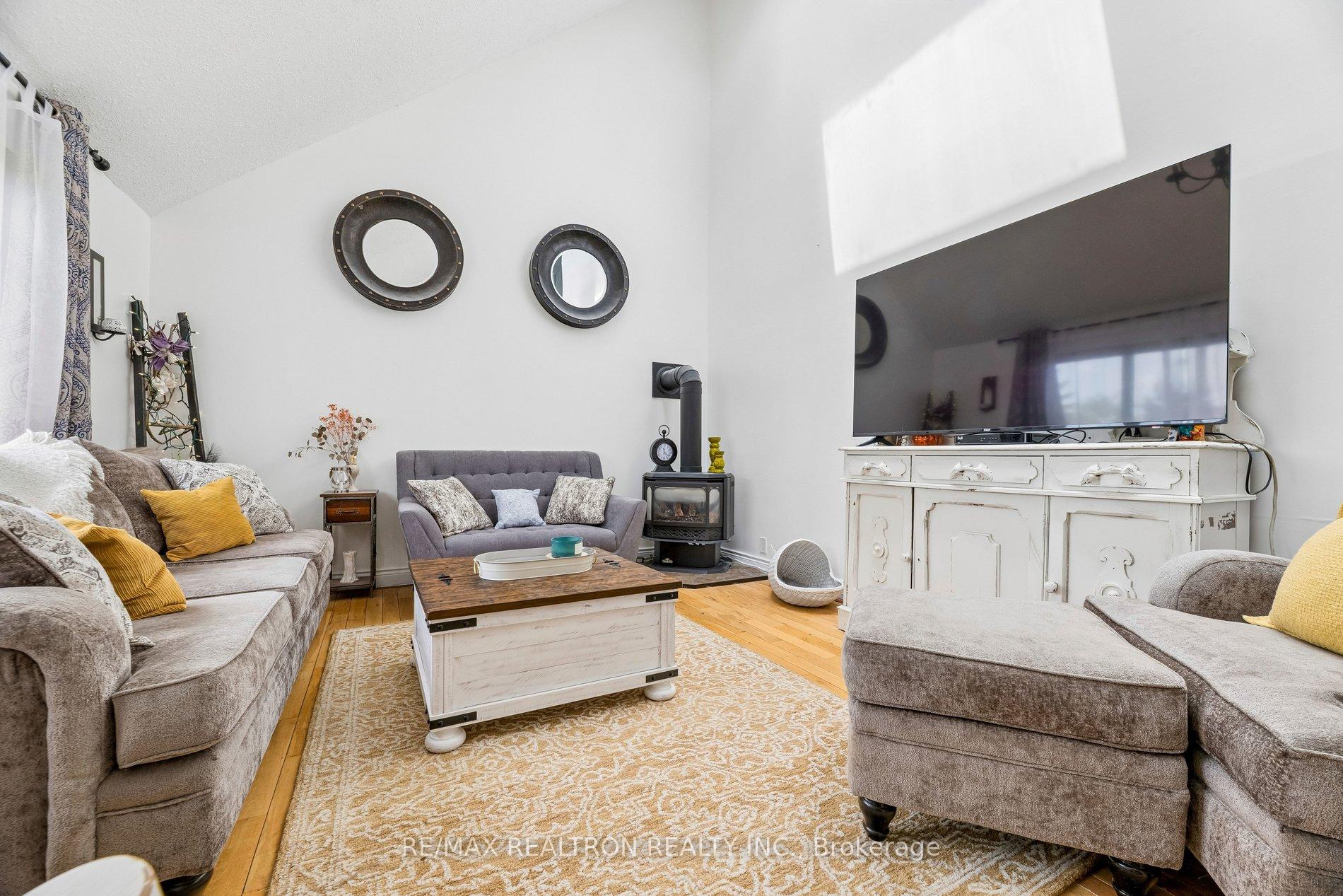 Photo 8 of 152 Settlers Road, Kawartha Lakes, Ops — HOMEH