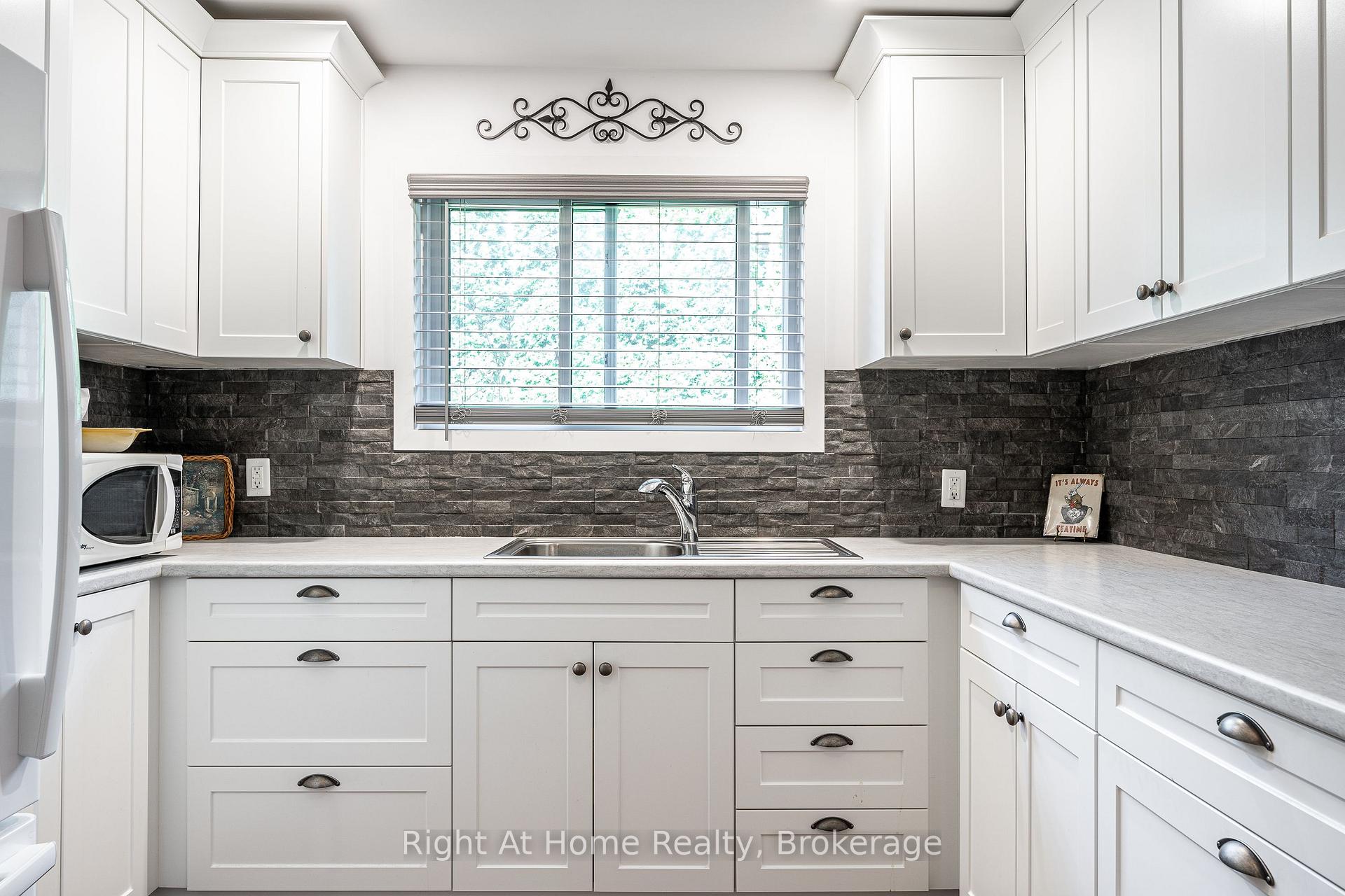Photo 19 of 302 Huron Street, Stratford — HOMEH