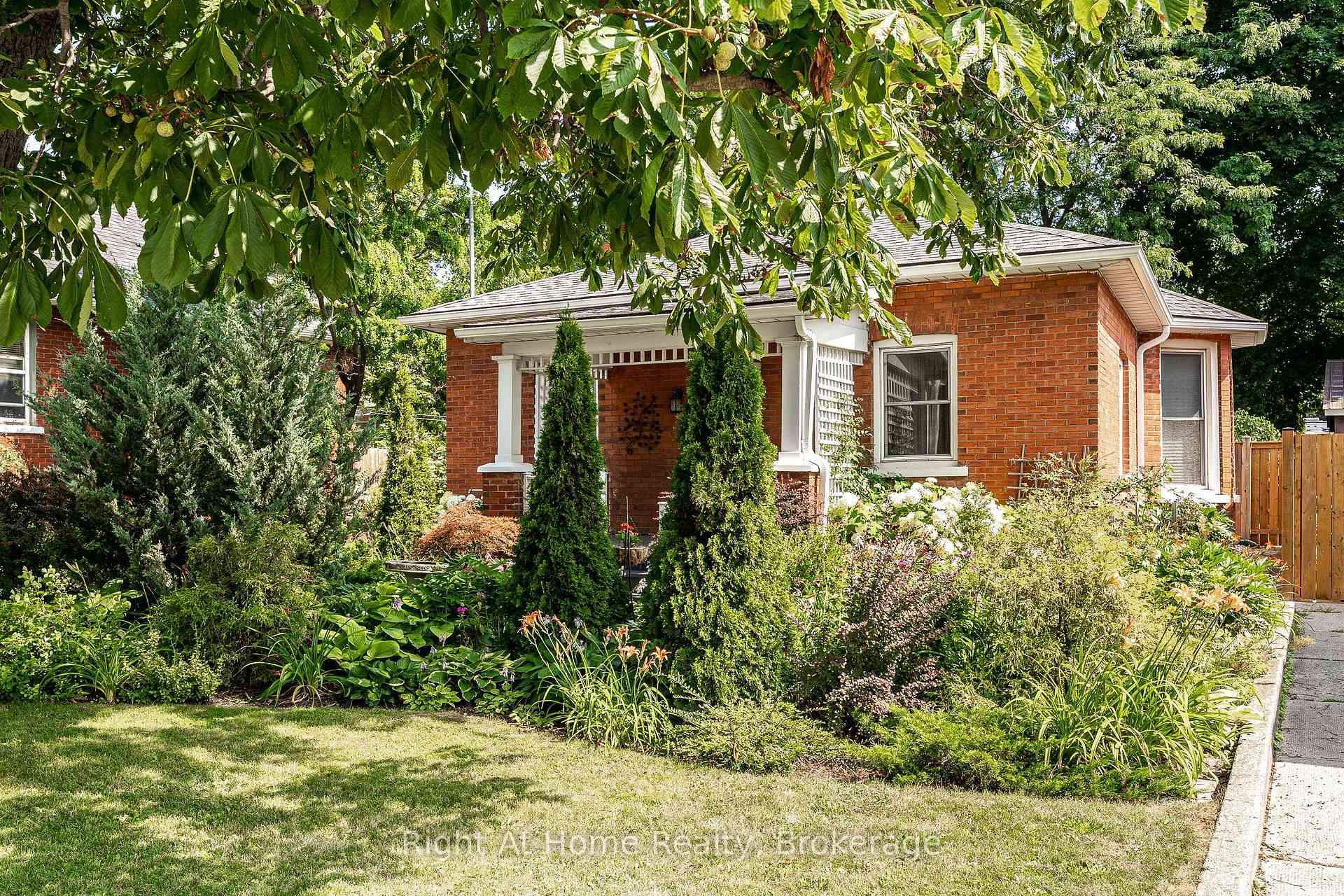 Photo 32 of 302 Huron Street, Stratford — HOMEH