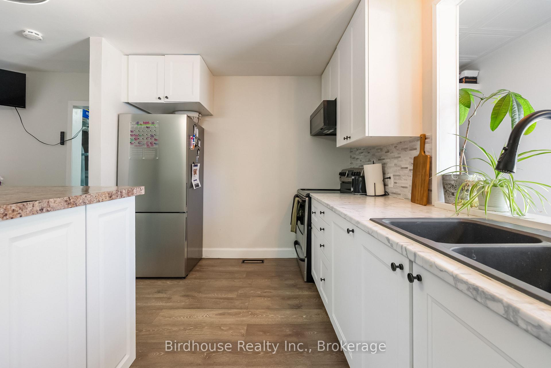 Photo 14 of 195 William Street N, Kawartha Lakes, Lindsay — HOMEH