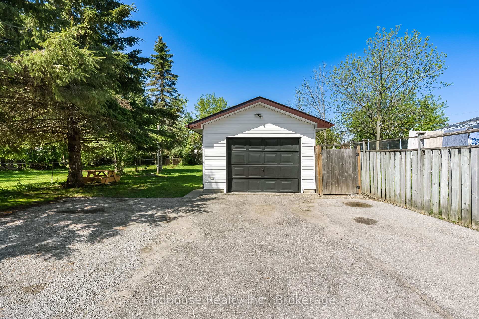 Photo 22 of 195 William Street N, Kawartha Lakes, Lindsay — HOMEH