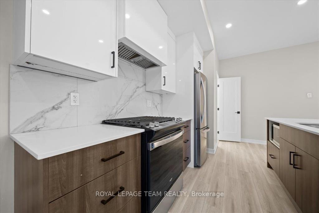 Photo 6 of Unit D, 304 Lanark Avenue, Ottawa, Westboro North — HOMEH