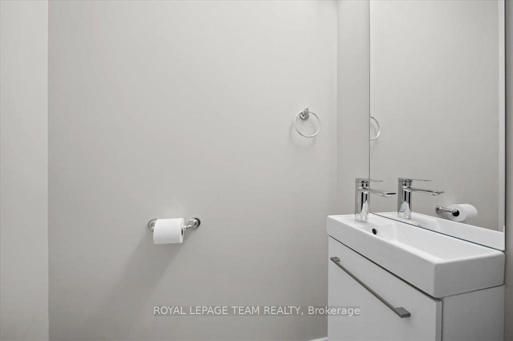 Photo 9 of Unit D, 304 Lanark Avenue, Ottawa, Westboro North — HOMEH