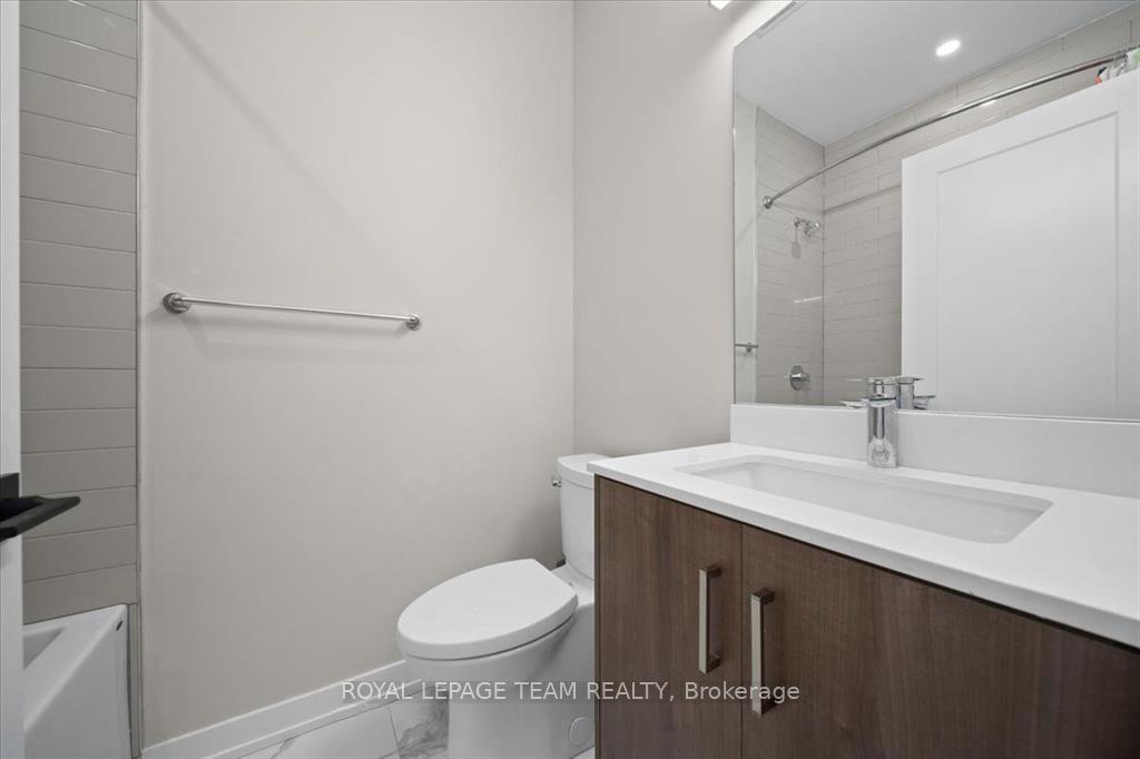 Photo 12 of Unit D, 304 Lanark Avenue, Ottawa, Westboro North — HOMEH