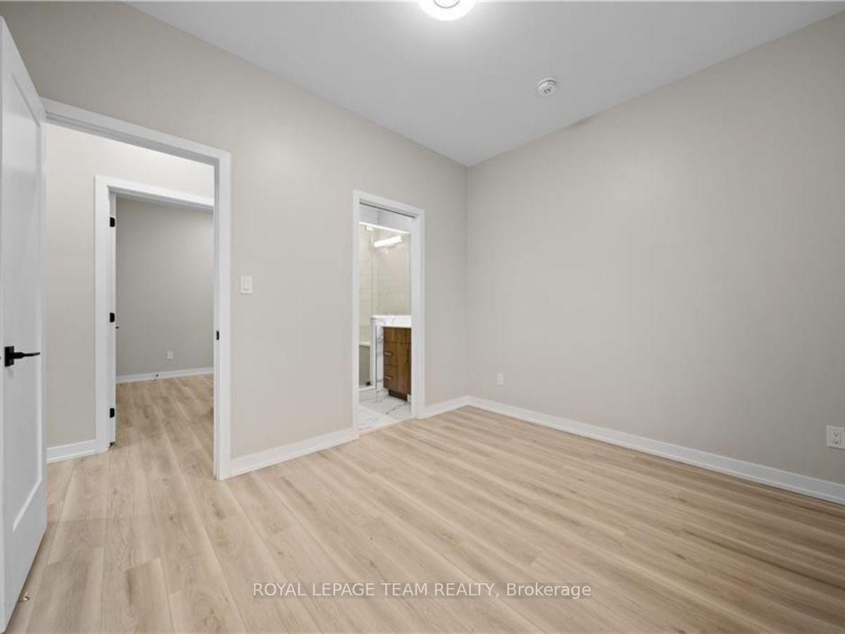 Photo 13 of Unit D, 304 Lanark Avenue, Ottawa, Westboro North — HOMEH