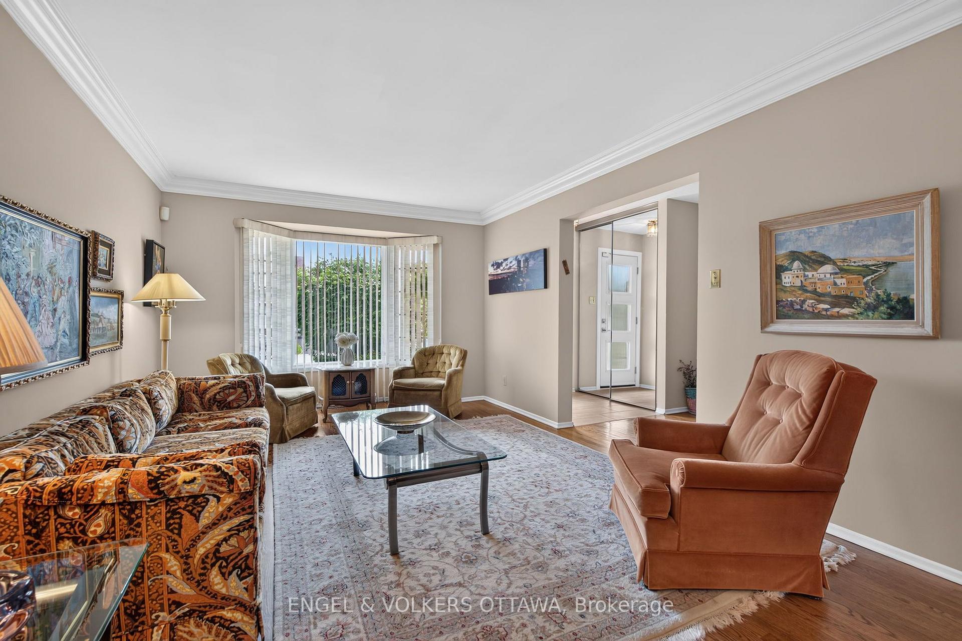 Photo 7 of 26 Winlock Crescent, Ottawa, Craig Henry/Woodvale — HOMEH