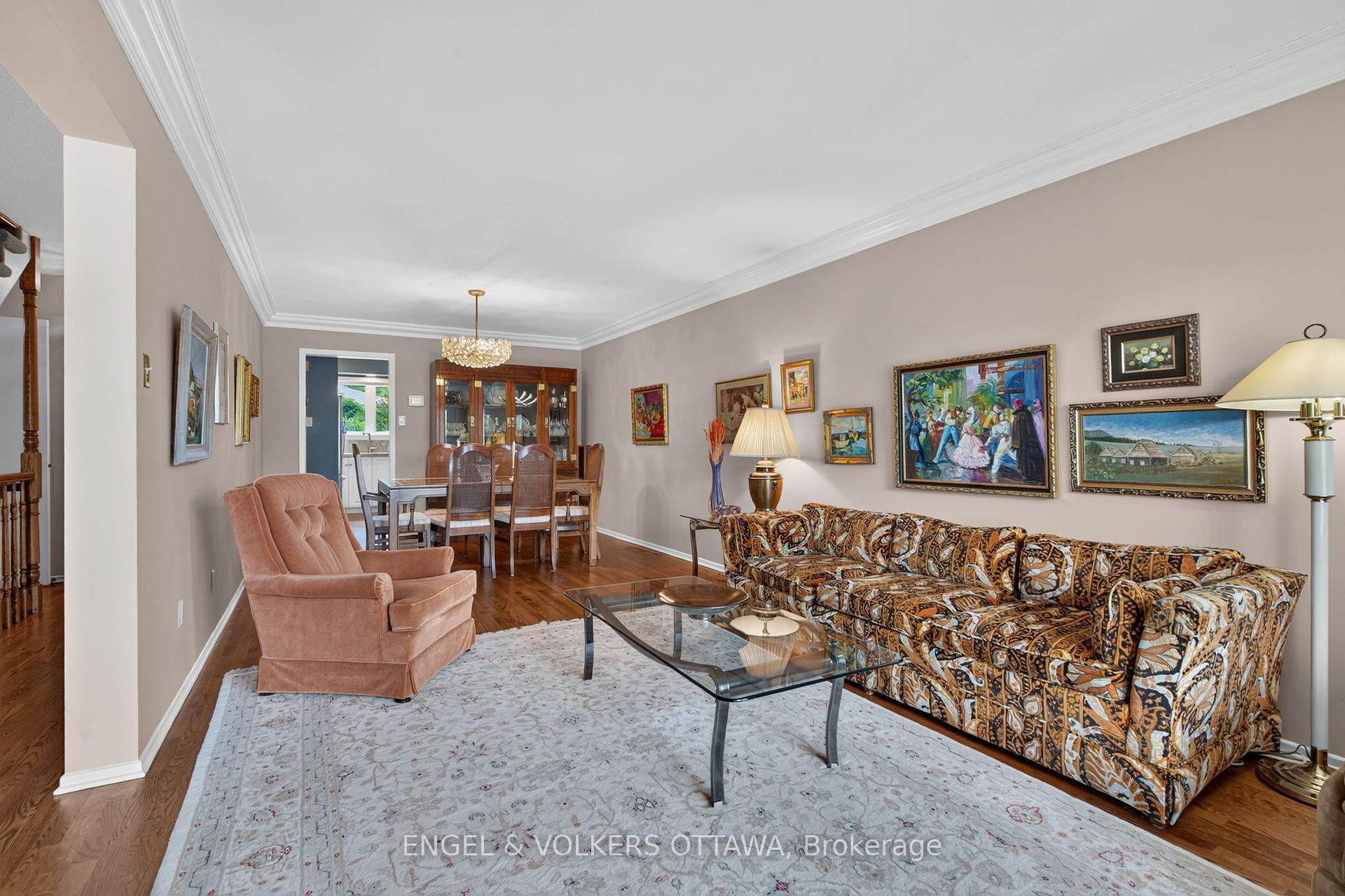Photo 8 of 26 Winlock Crescent, Ottawa, Craig Henry/Woodvale — HOMEH