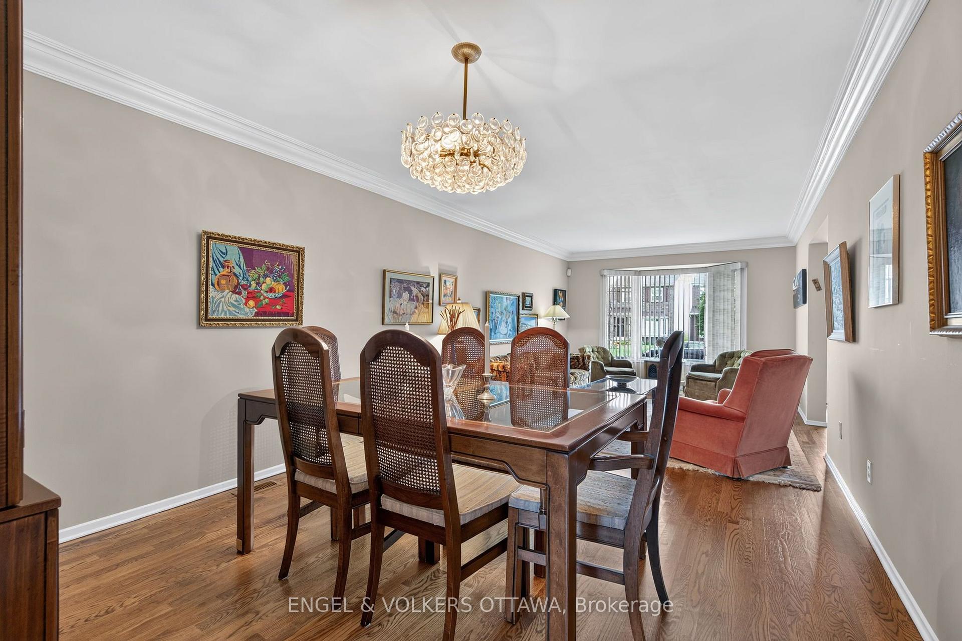 Photo 10 of 26 Winlock Crescent, Ottawa, Craig Henry/Woodvale — HOMEH