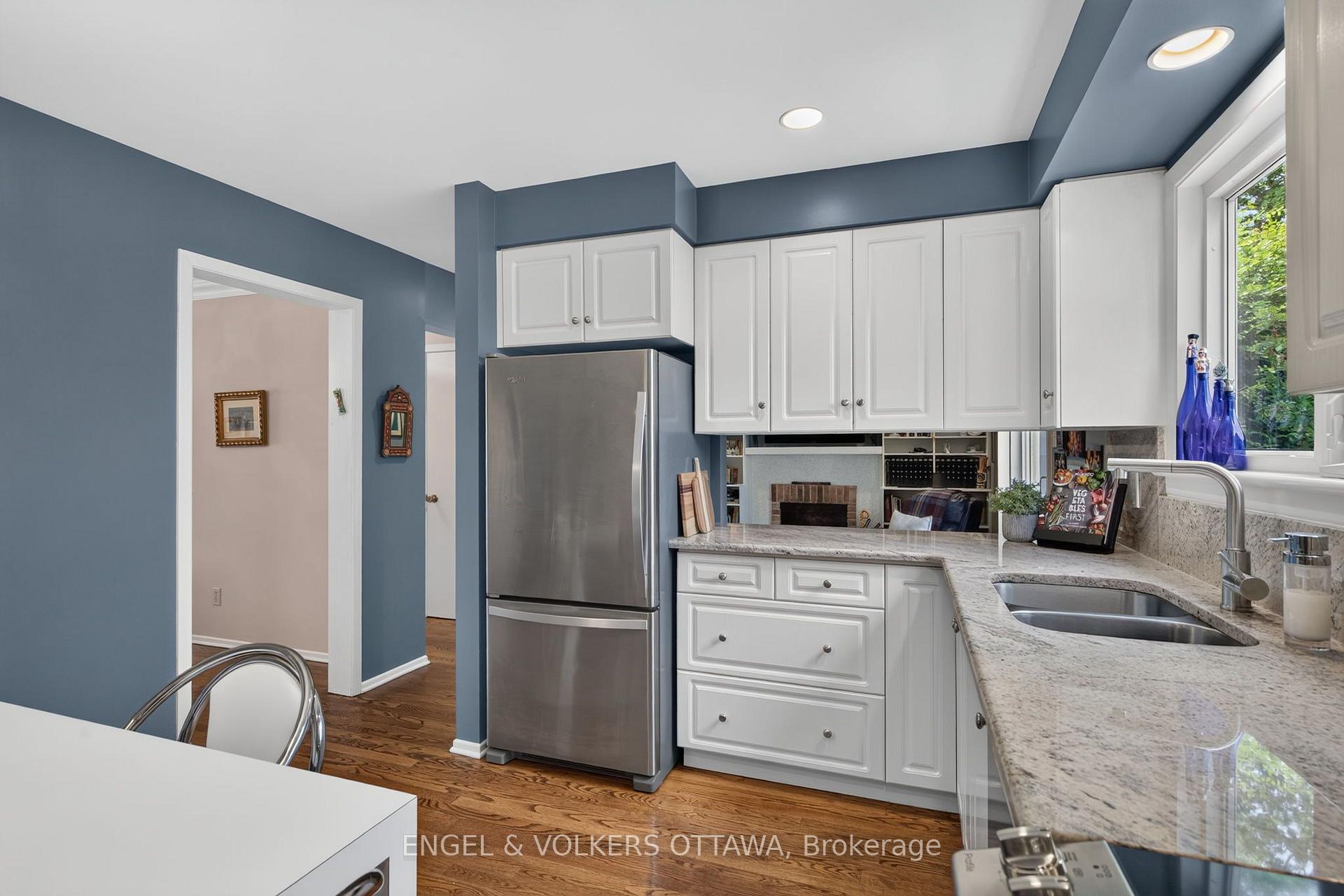Photo 12 of 26 Winlock Crescent, Ottawa, Craig Henry/Woodvale — HOMEH