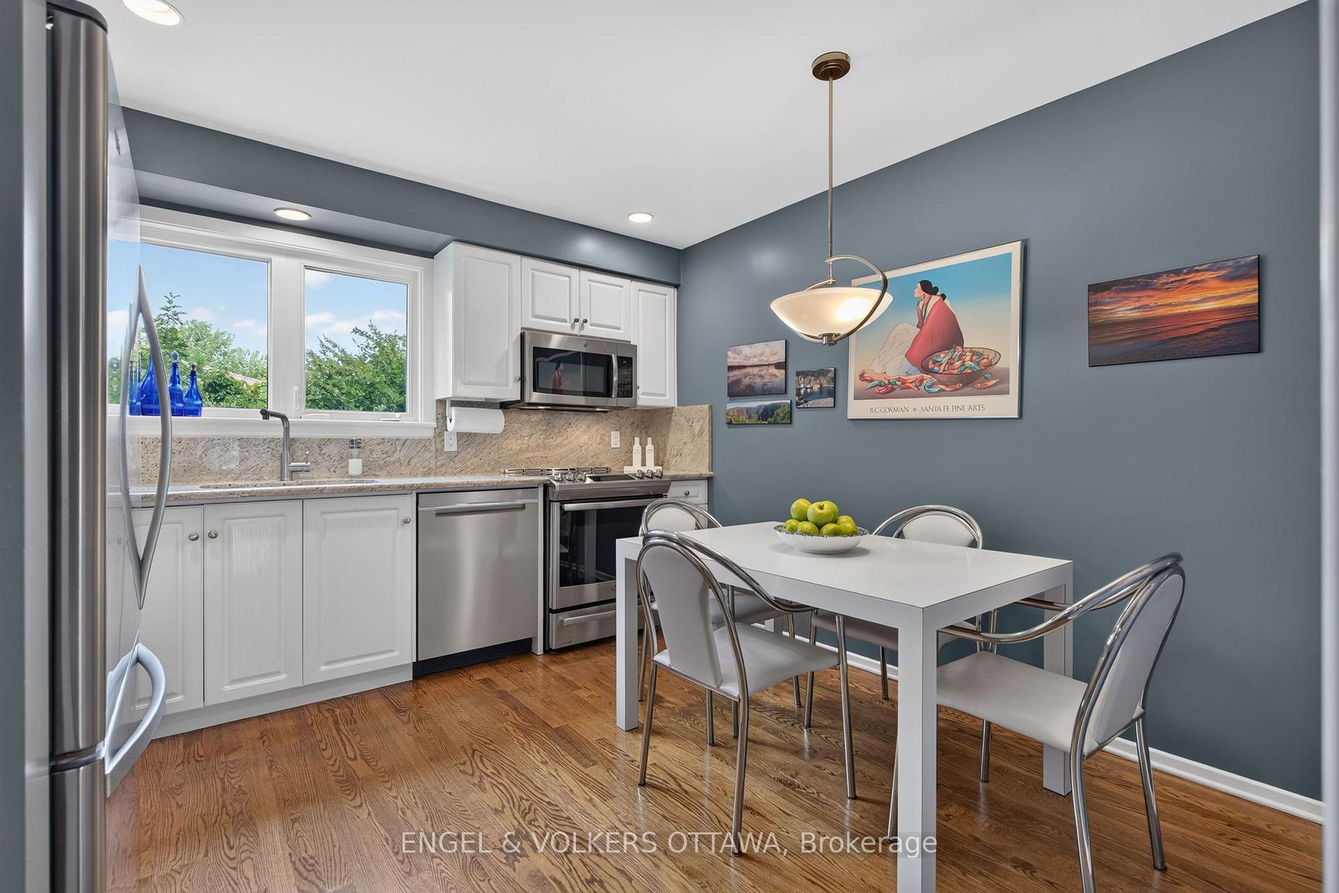 Photo 14 of 26 Winlock Crescent, Ottawa, Craig Henry/Woodvale — HOMEH