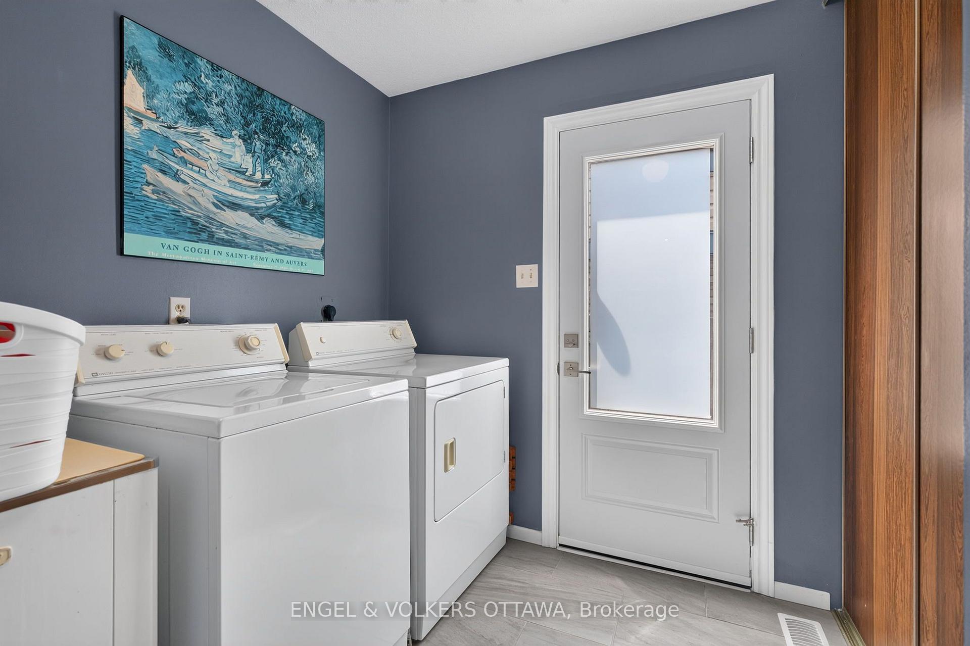 Photo 22 of 26 Winlock Crescent, Ottawa, Craig Henry/Woodvale — HOMEH