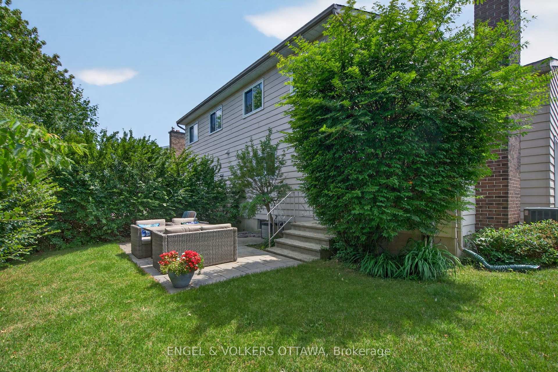 Photo 39 of 26 Winlock Crescent, Ottawa, Craig Henry/Woodvale — HOMEH