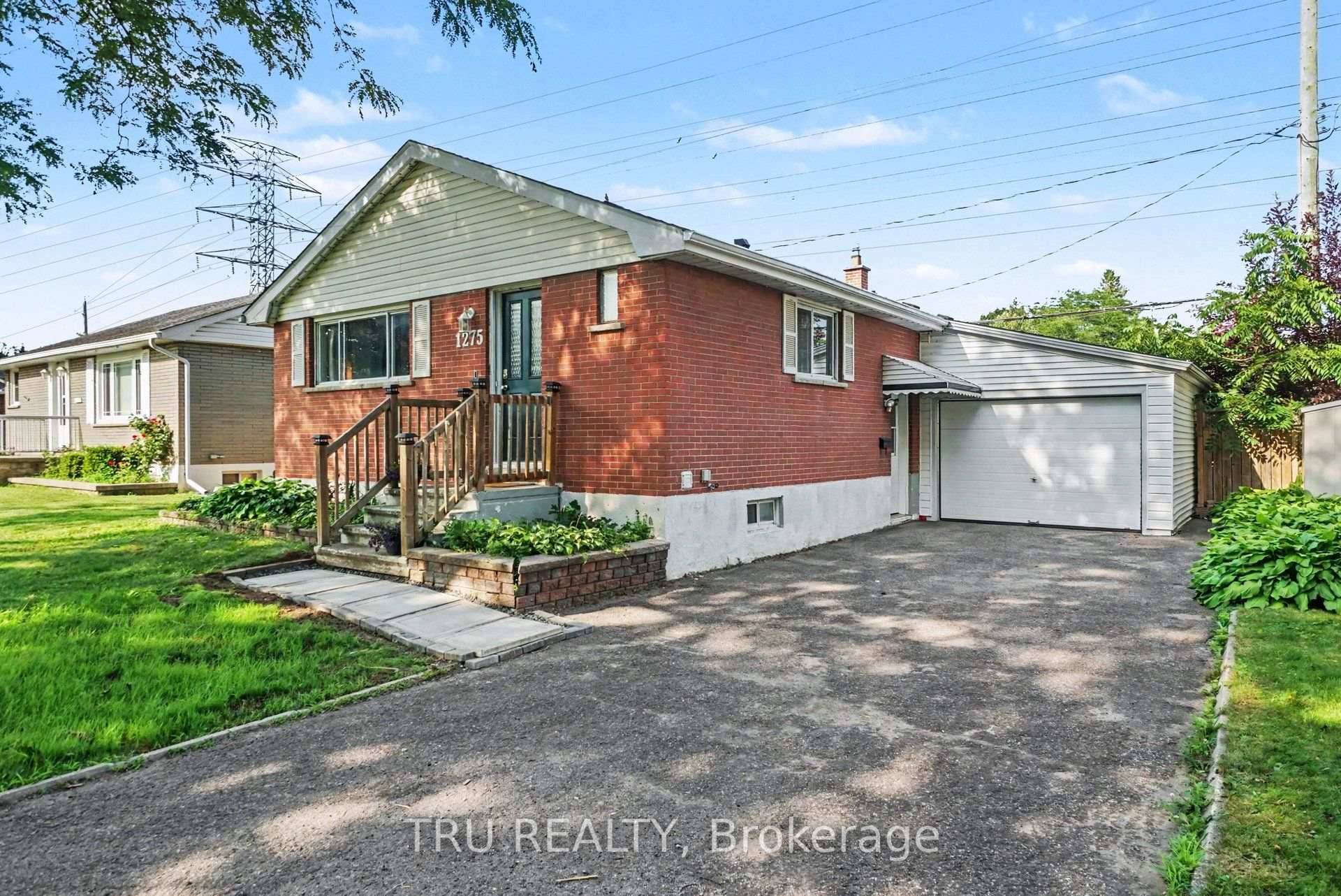 Photo 2 of 1275 Woodside Drive, Ottawa, Copeland Park — HOMEH