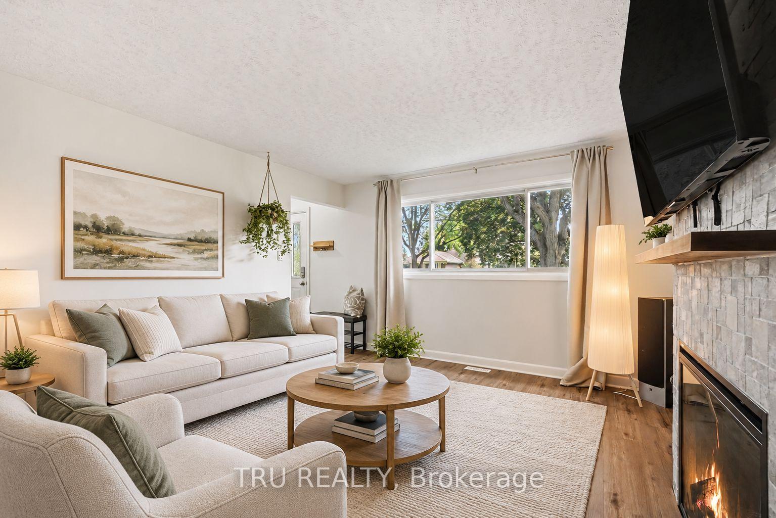 Photo 5 of 1275 Woodside Drive, Ottawa, Copeland Park — HOMEH