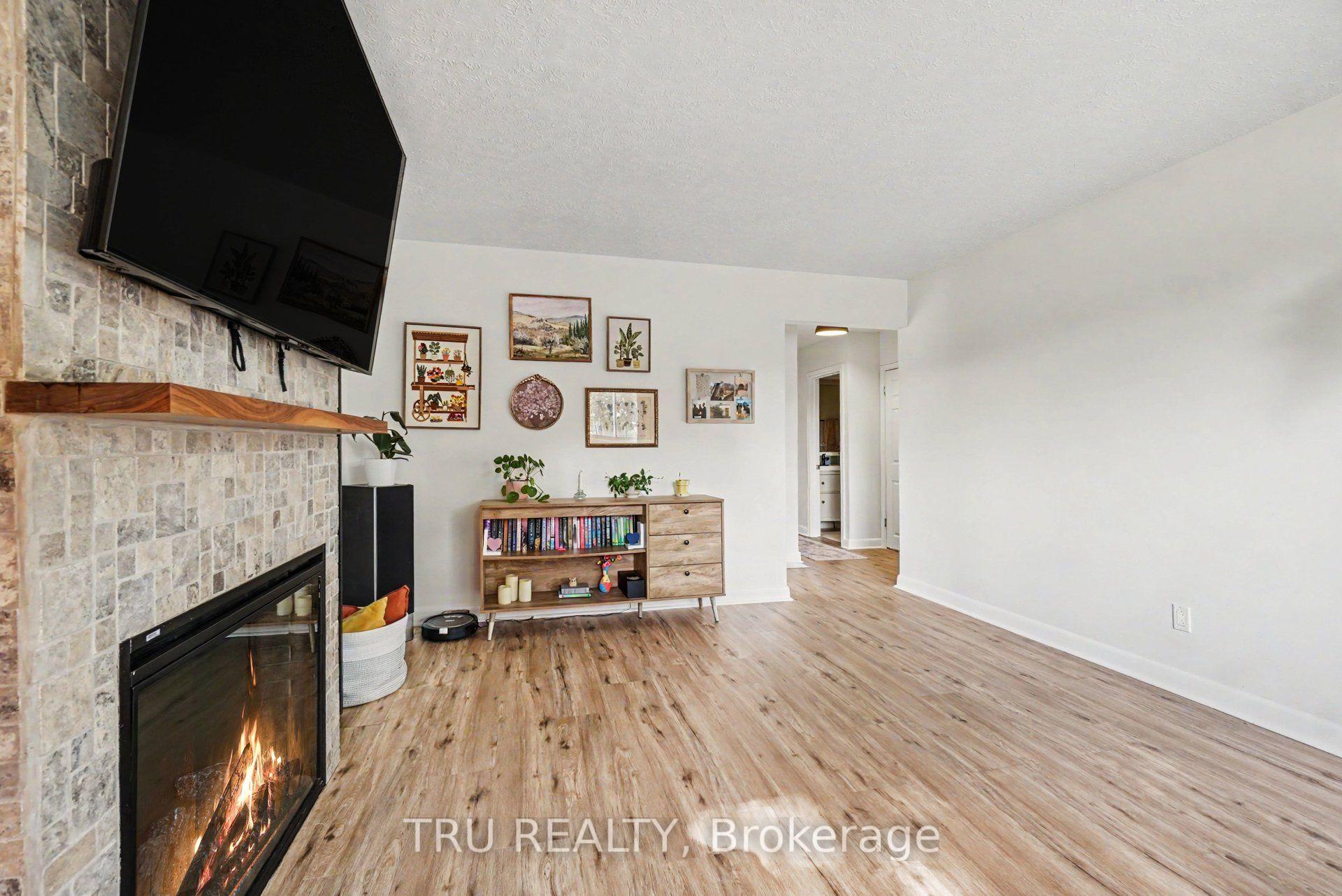 Photo 6 of 1275 Woodside Drive, Ottawa, Copeland Park — HOMEH