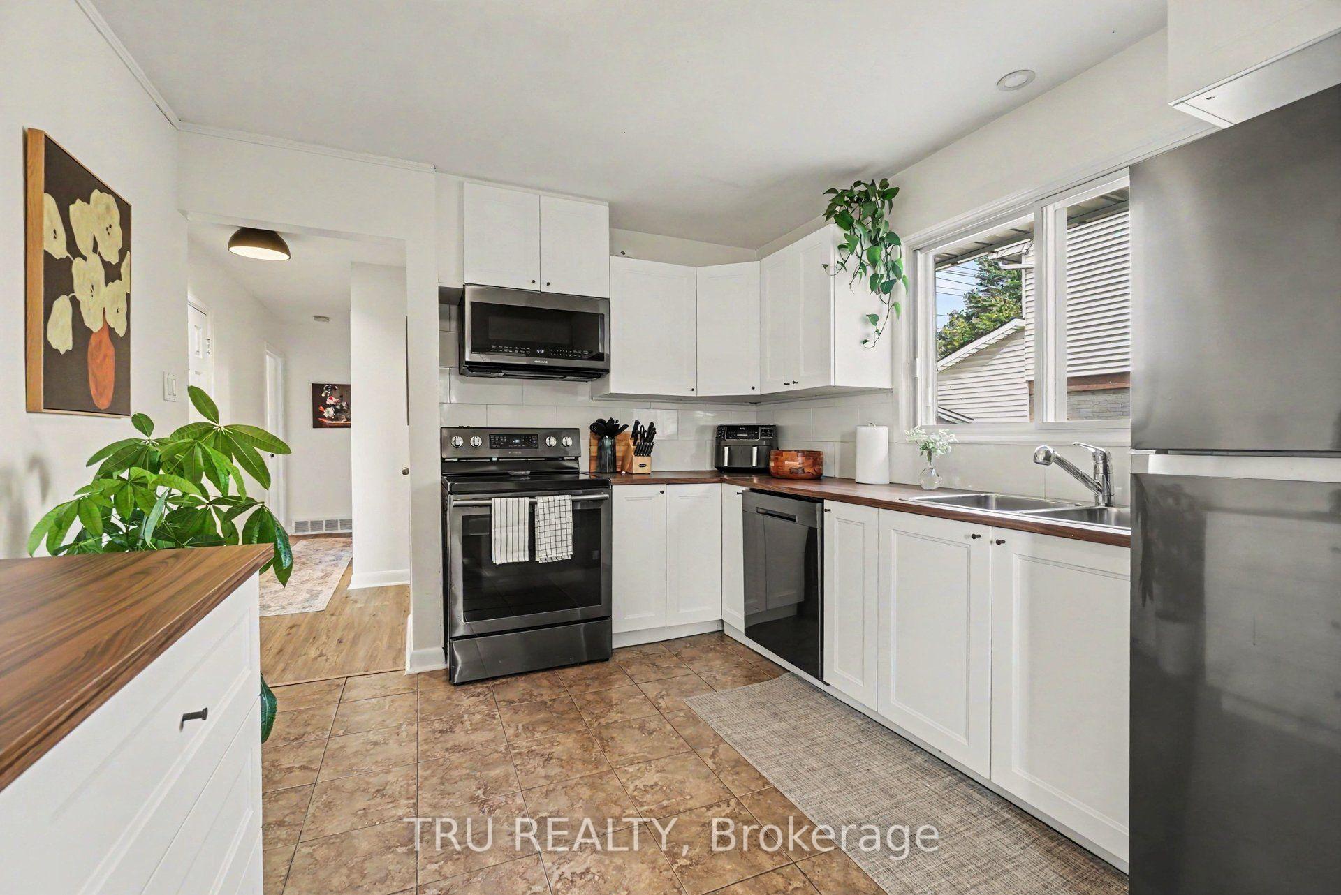 Photo 10 of 1275 Woodside Drive, Ottawa, Copeland Park — HOMEH